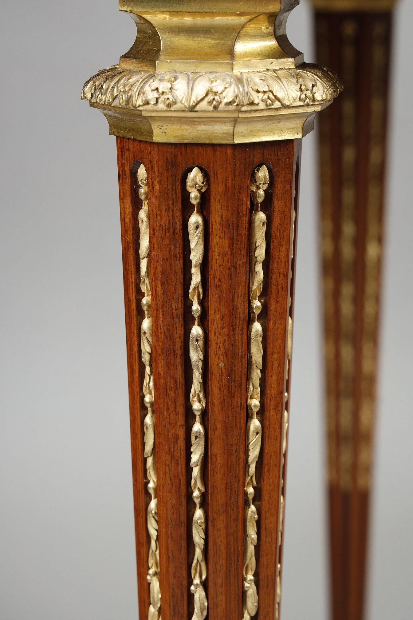 Louis XVI marquetry and gilt bronze pedestal table with marble top For Sale 5