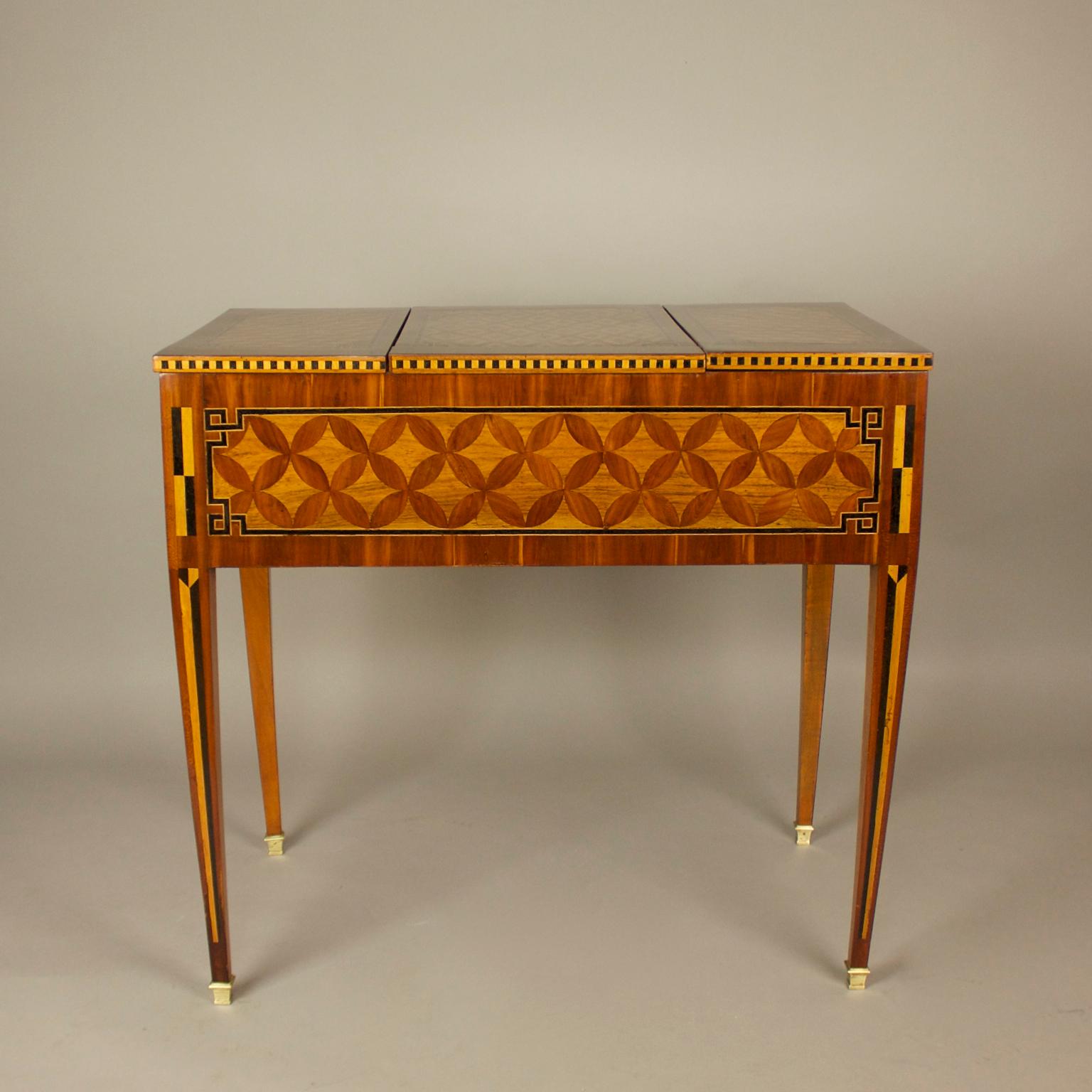 18th Century Louis XVI Geometrical Marquetry Dressing Table or 'Perruquiere' 4