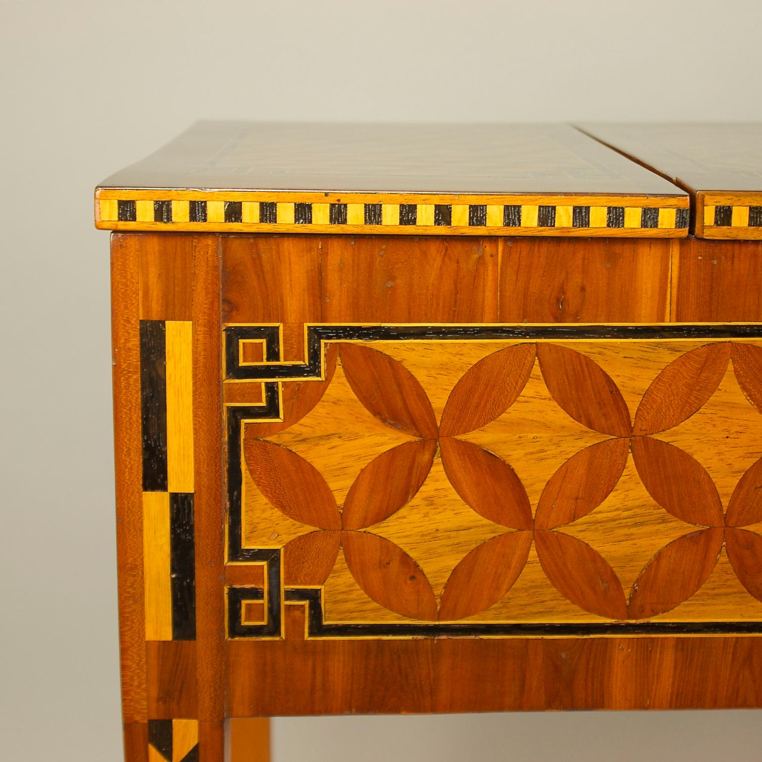 18th Century Louis XVI Geometrical Marquetry Dressing Table or 'Perruquiere' 5