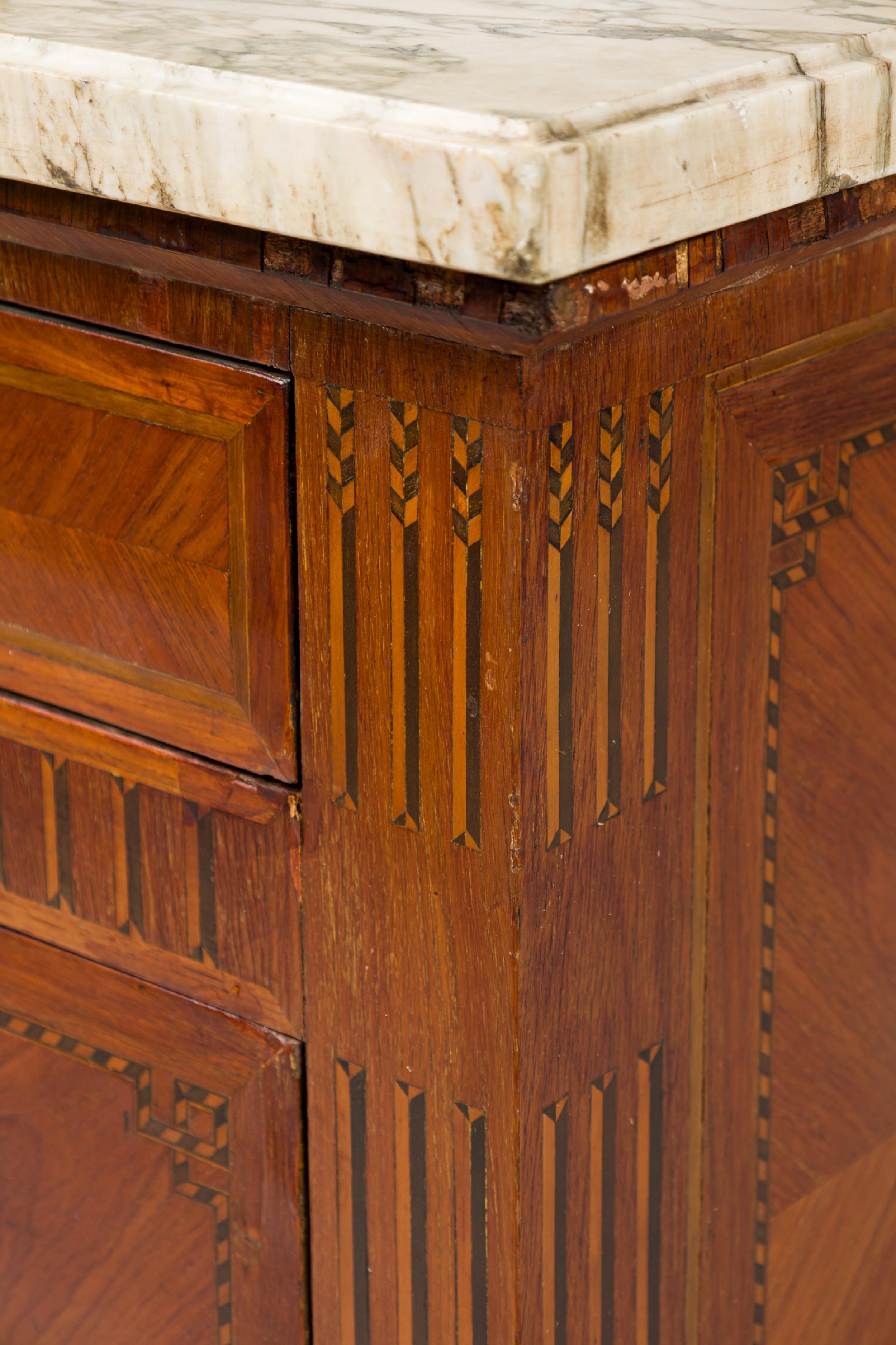 Commode intarsiato Luigi XVI in vendita 4