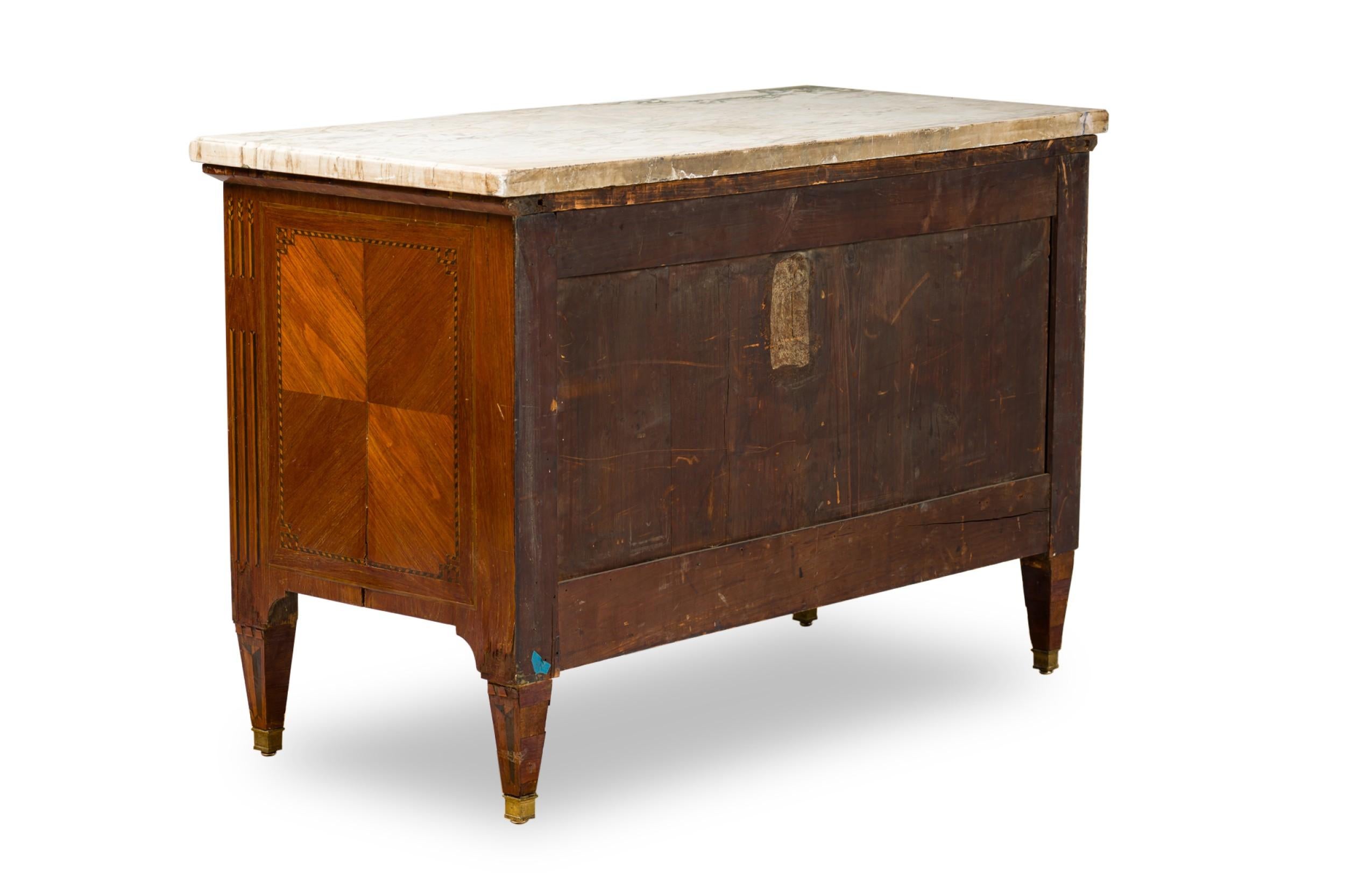 Intarsio Commode intarsiato Luigi XVI in vendita