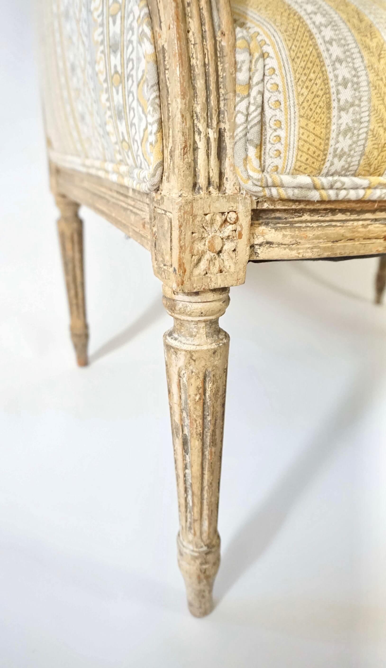 Louis XVI Marquise or Wide Bergère in Historic Paint, France, circa 1775 4
