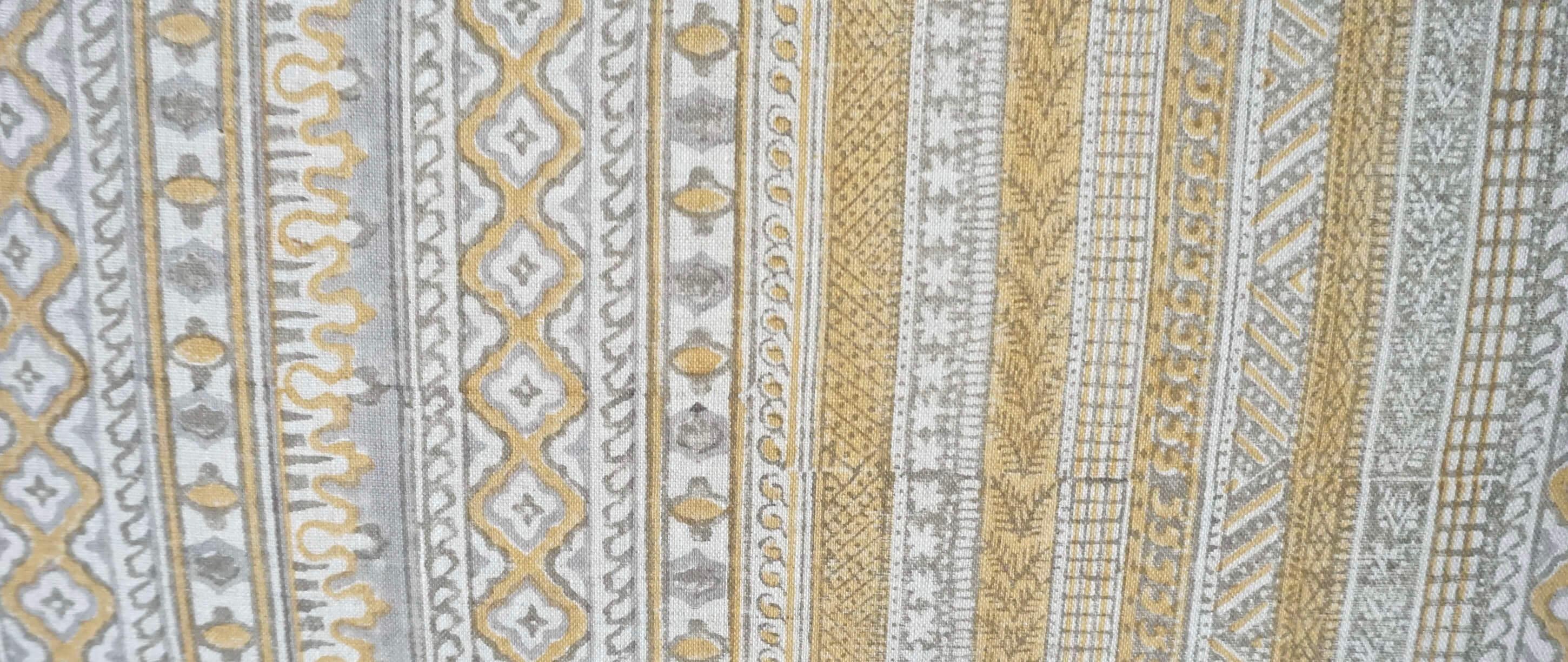 Louis XVI Marquise or Wide Bergère in Historic Paint, France, circa 1775 6