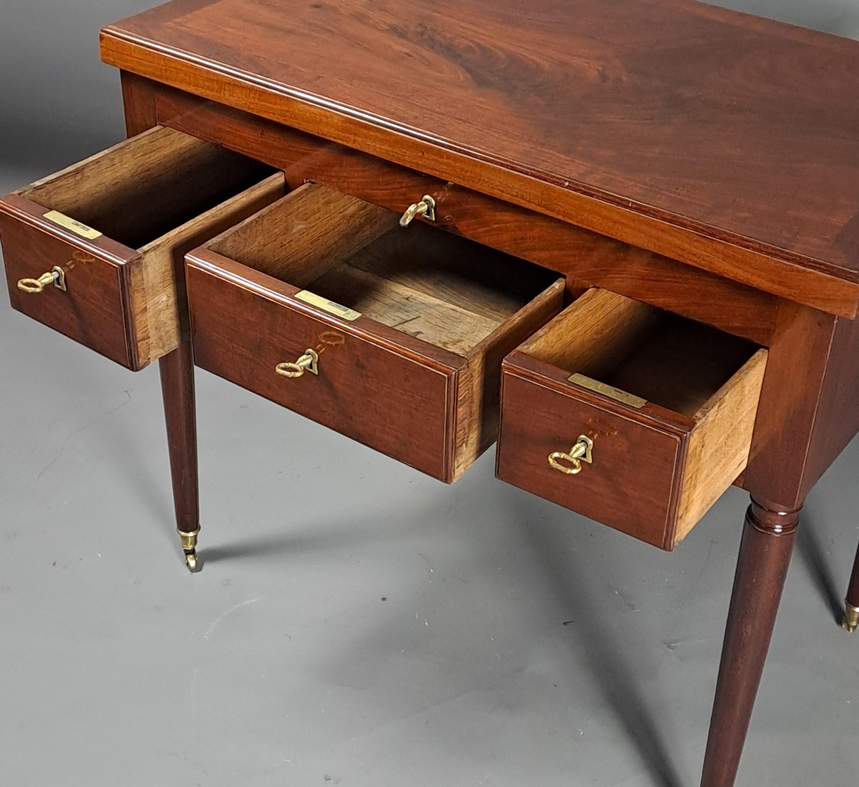 Louis XVI Men's Dressing Table In Cuban Mahogany Stamped Jean-frederic Ratié In For Sale 6