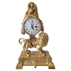 Miniatura Luis XVI Ormolu  Reloj de manto de león de Philippe Pajot