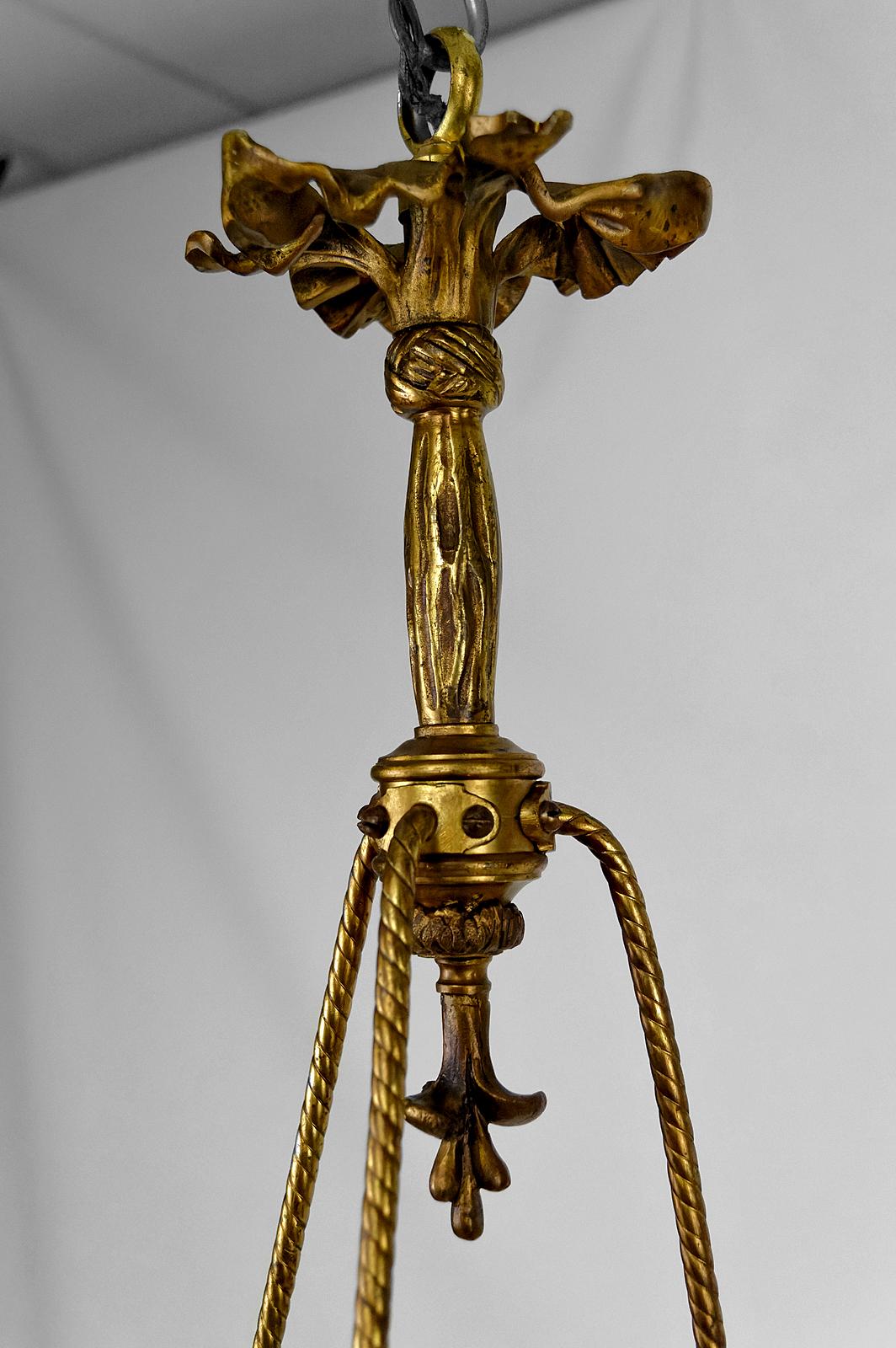 Louis XVI / Neoclassical style chandelier in gilded bronze, France, Circa 1900 For Sale 8