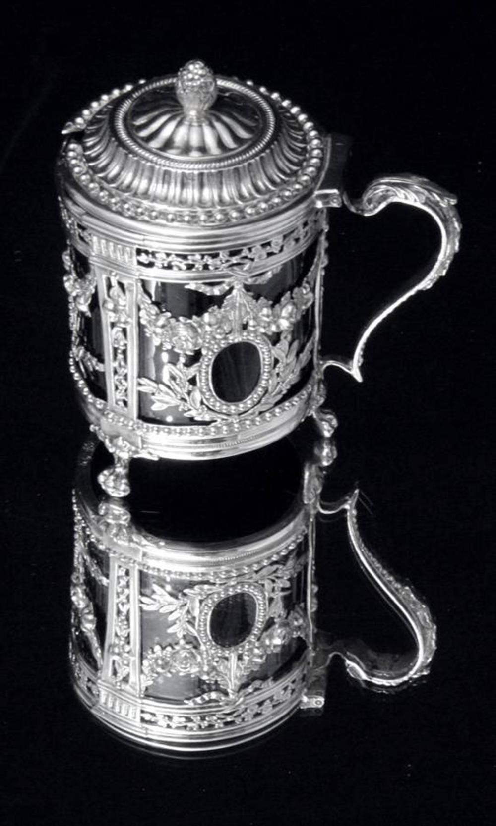 Louis XVI - Original Français du 18ème siècle en Argent Sterling Salières et Moutardes en vente 1
