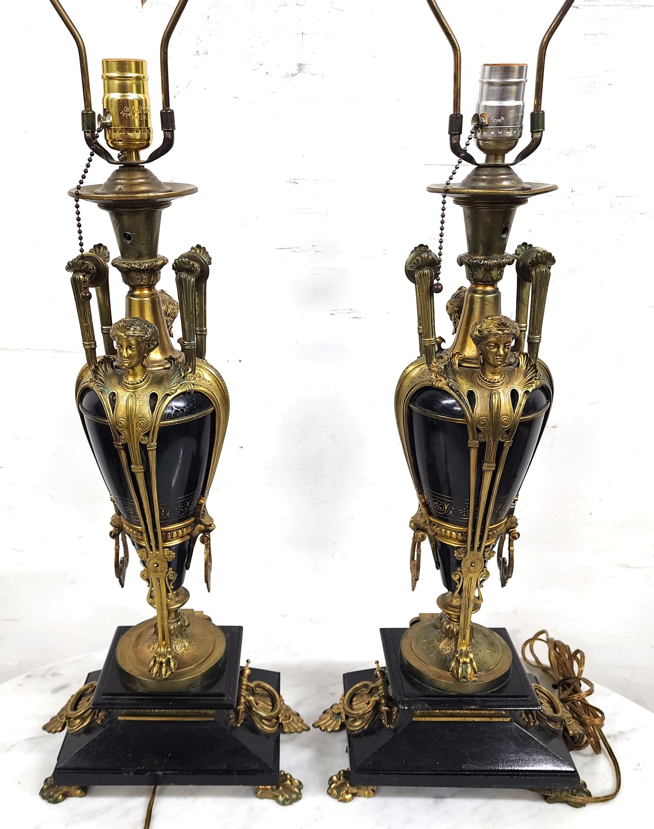Lampade Luigi XVI in ormolu e onice nero in vendita 7