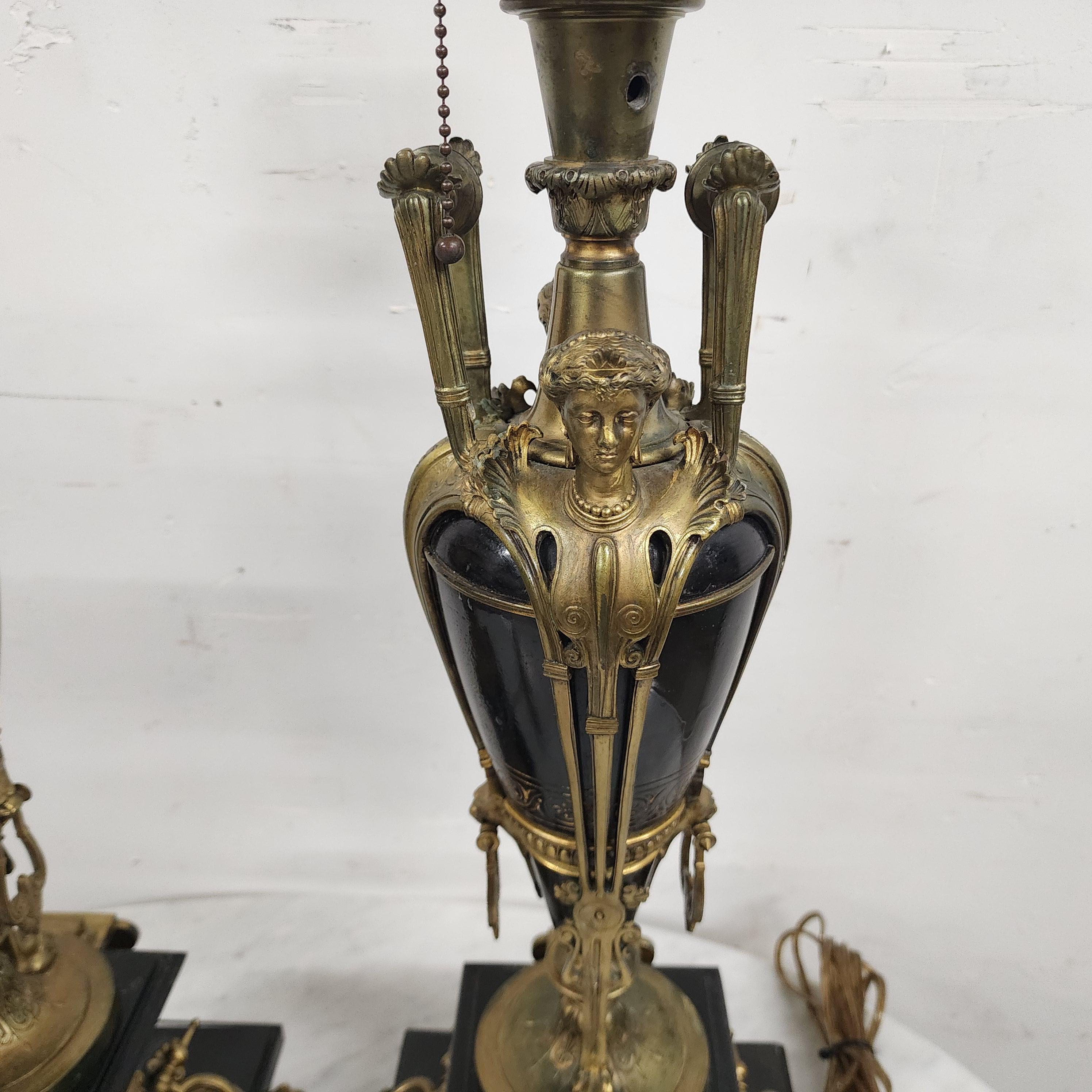Lampade Luigi XVI in ormolu e onice nero in vendita 8