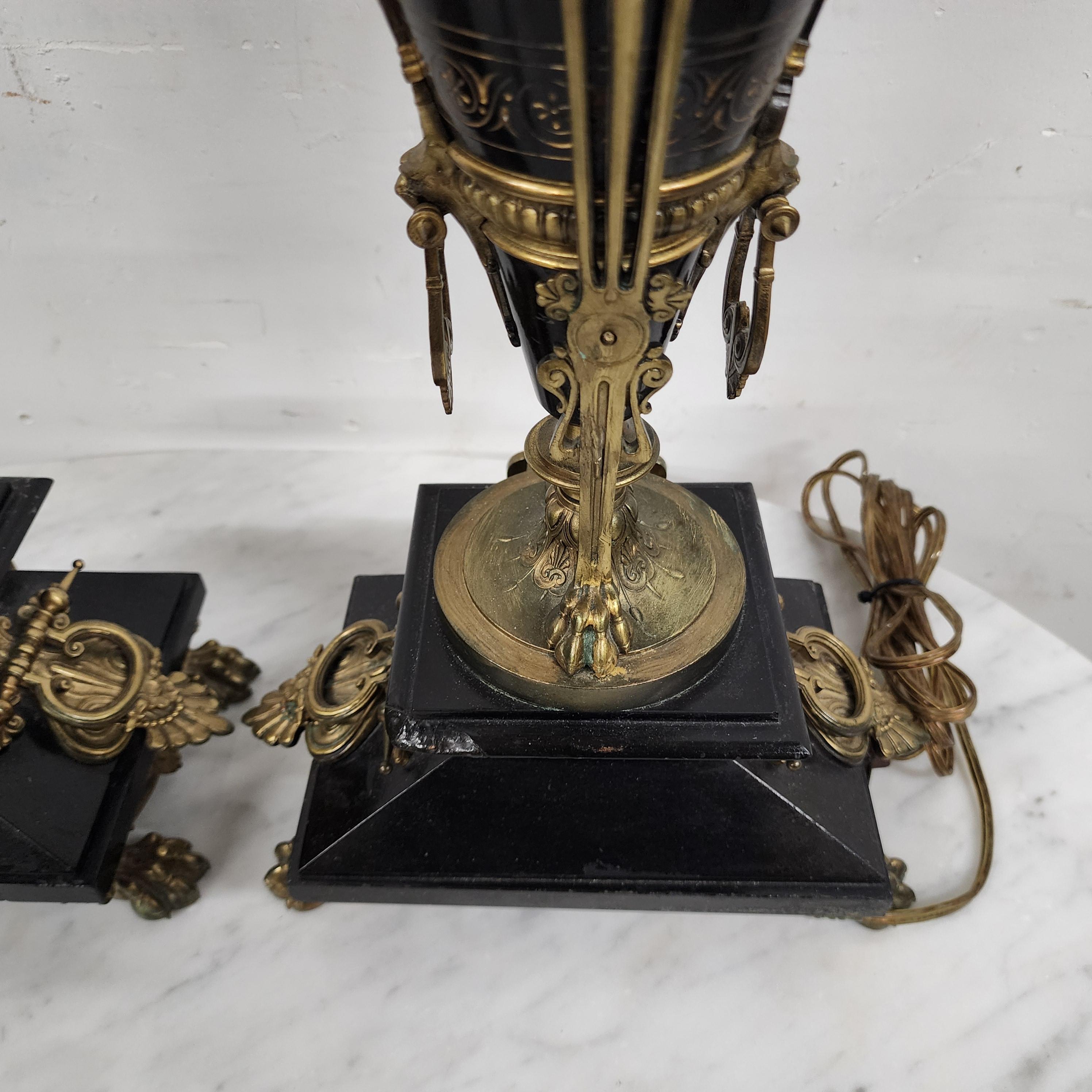 Lampade Luigi XVI in ormolu e onice nero in vendita 10