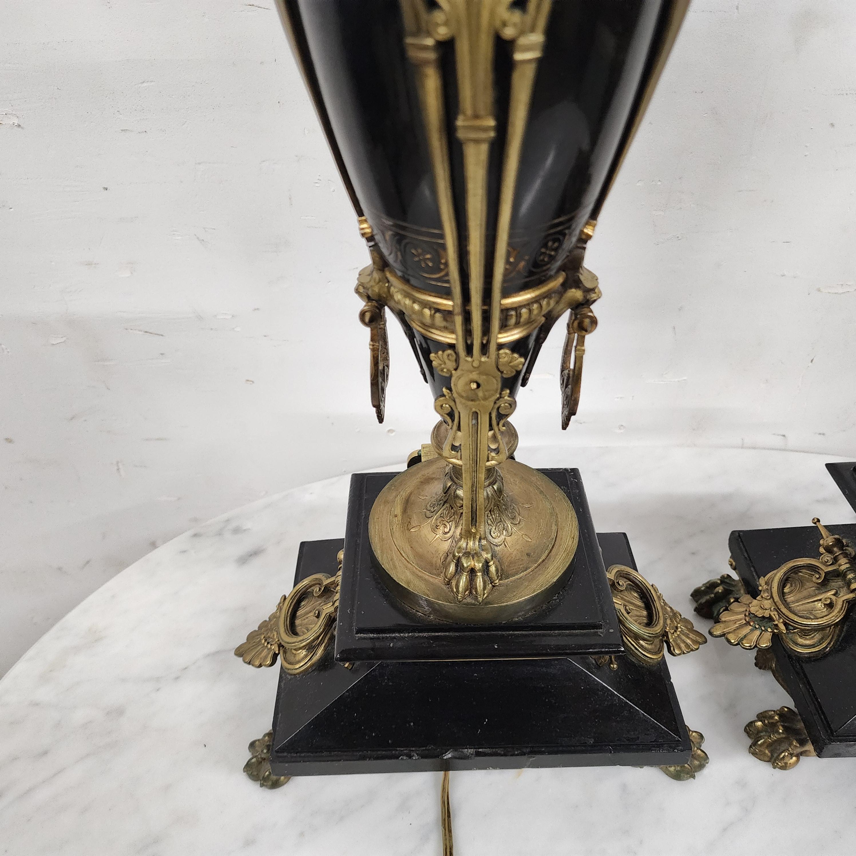 Lampade Luigi XVI in ormolu e onice nero in vendita 11