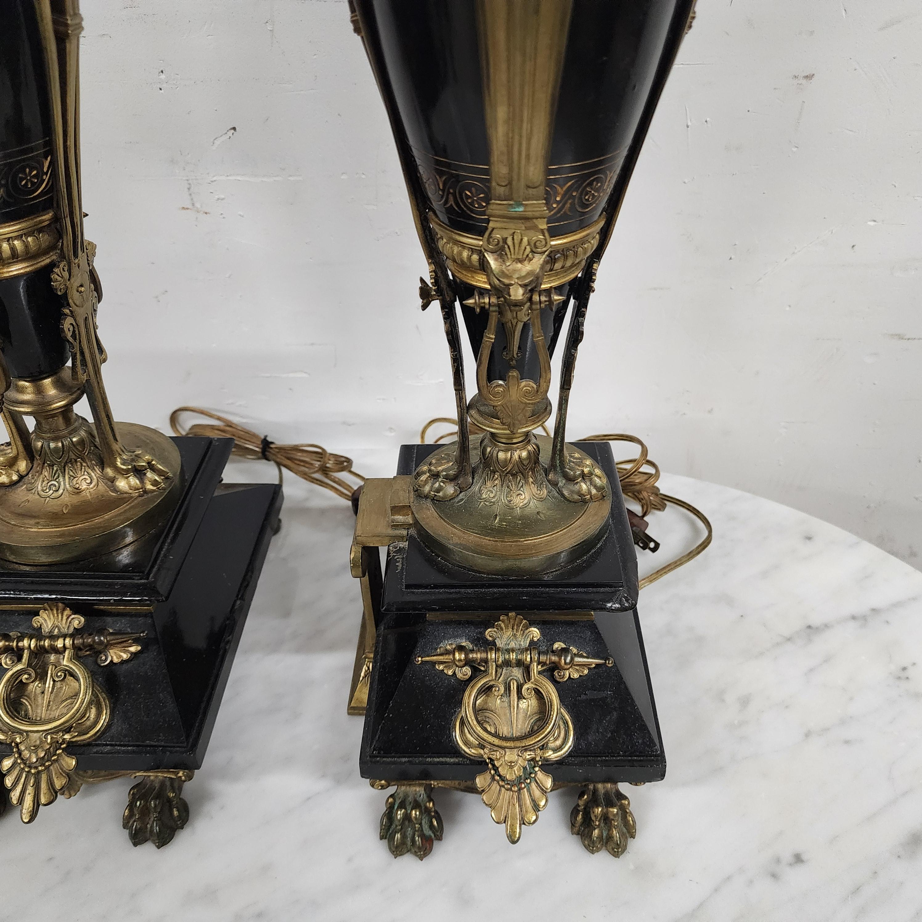 Lampade Luigi XVI in ormolu e onice nero in vendita 4