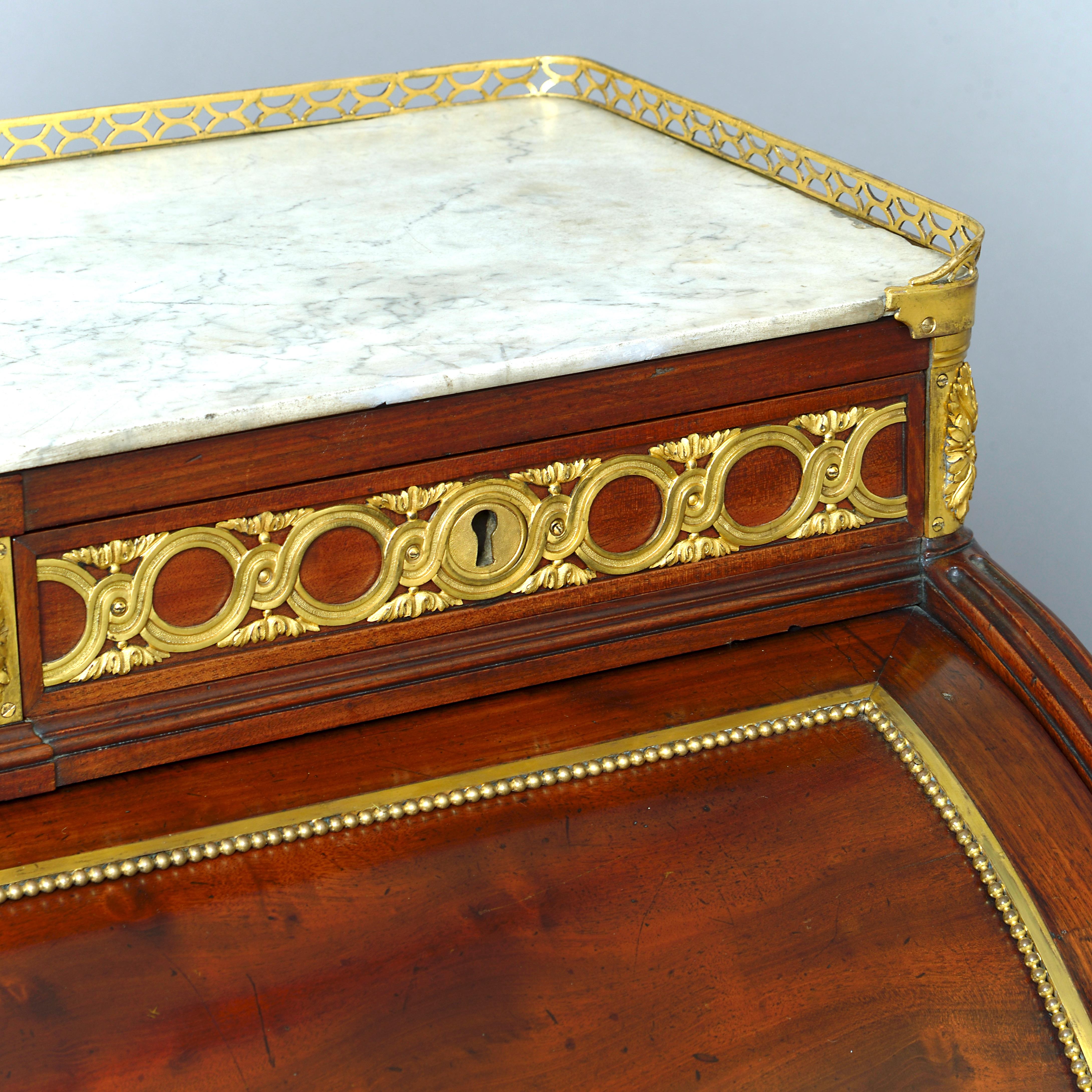 Bureau à Cylindre in mogano Luigi XVI ornato di ormolu di Louis Moreau in vendita 5
