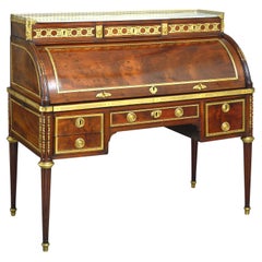 Bureau à Cylindre Louis XVI en acajou et bronze doré par Louis Moreau