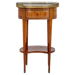 Louis XVI Ovaler Tisch aus Mahagoni mit Messingbeschlägen