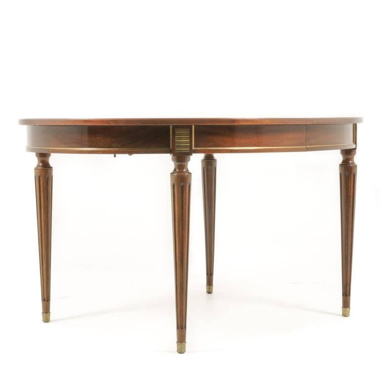 Louis XVI Oval Table In Excellent Condition In Vancouver, British Columbia