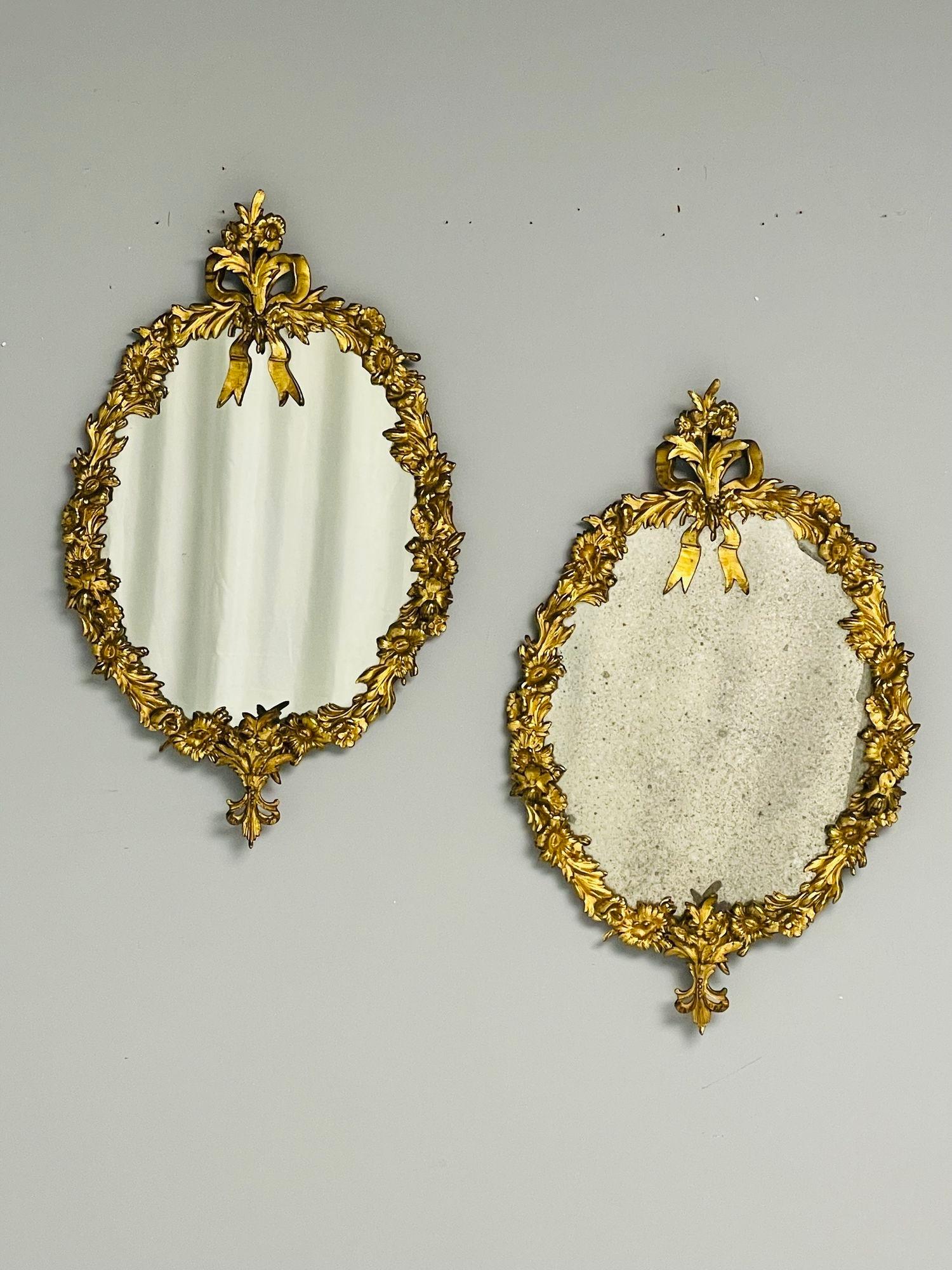 Louis XVI, Petits miroirs ovales, bronze, bois sculpté, motif floral, France, 19e siècle

Chic paire de petits miroirs ovales, chacun lourdement coulé en bronze avec un motif floral et feuillu surmonté d'un ruban. L'un des miroirs conserve son