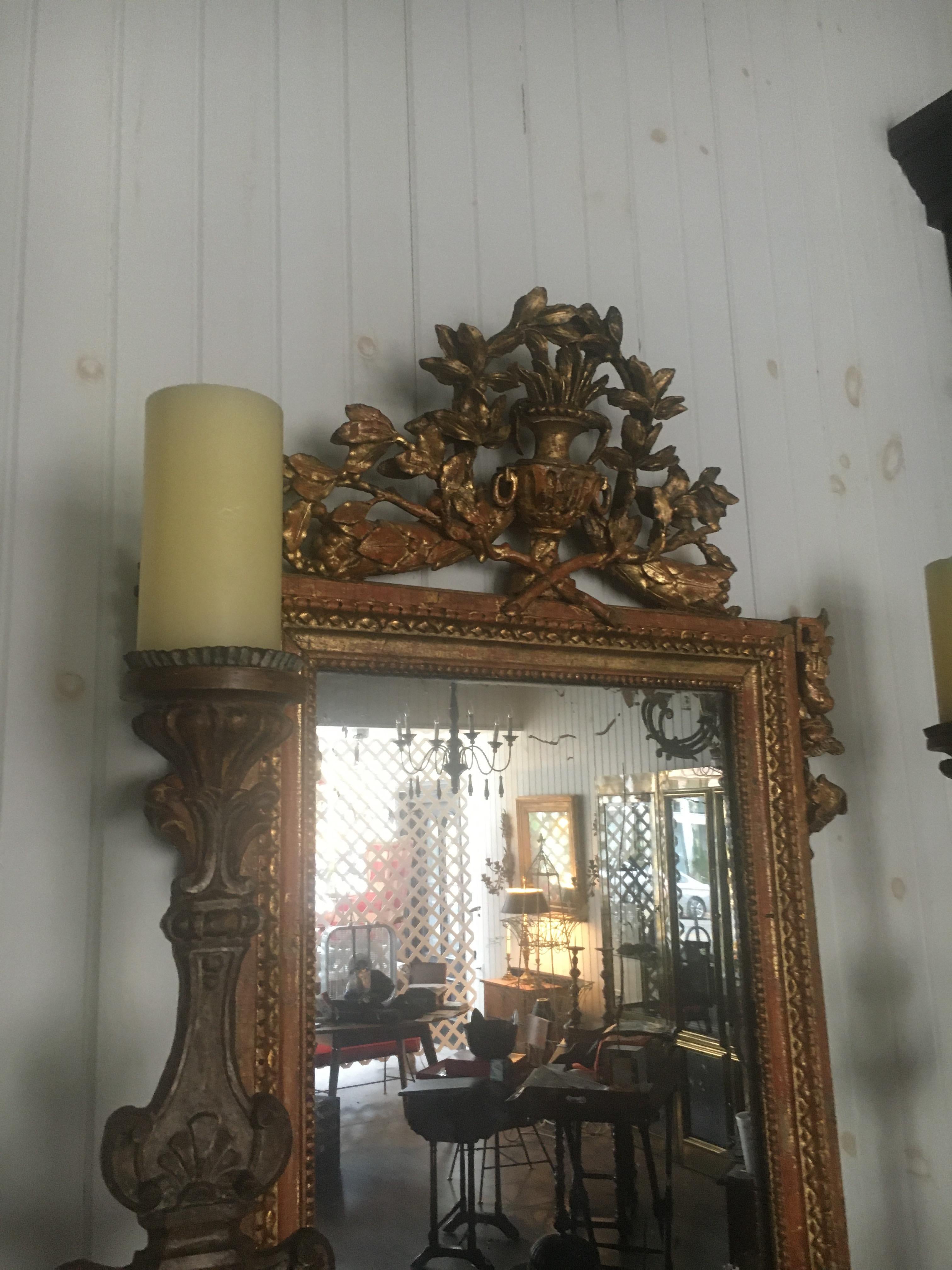 Miroir Louis XVI peint et doré à la feuille avec plaque d'origine Excellent état - En vente à Buchanan, MI