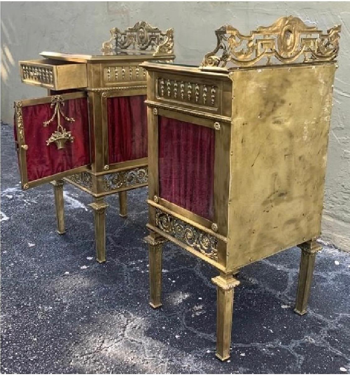 Louis XVI Pair of Bronze Vitrine Nightstands with Mirrored Doors and Drawer 1