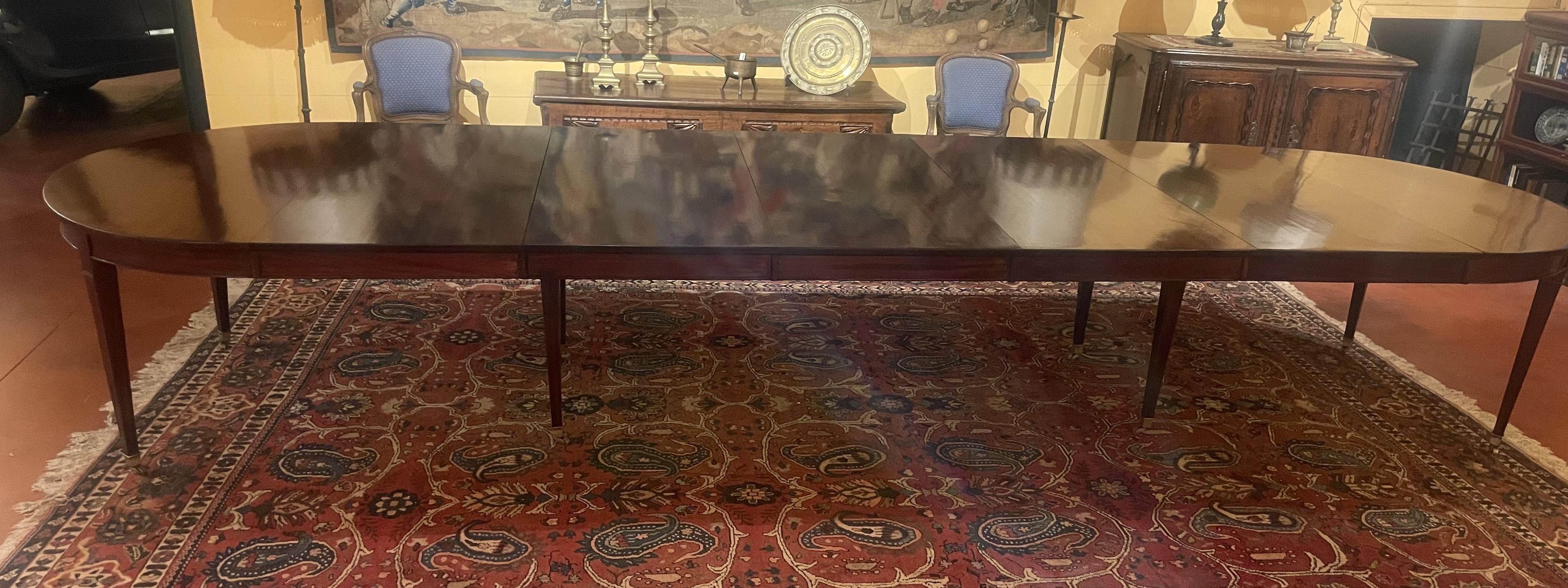 Tavolo da pranzo a 8 gambe in mogano di epoca Luigi XVI, lunghezza 4,61 m in vendita 4