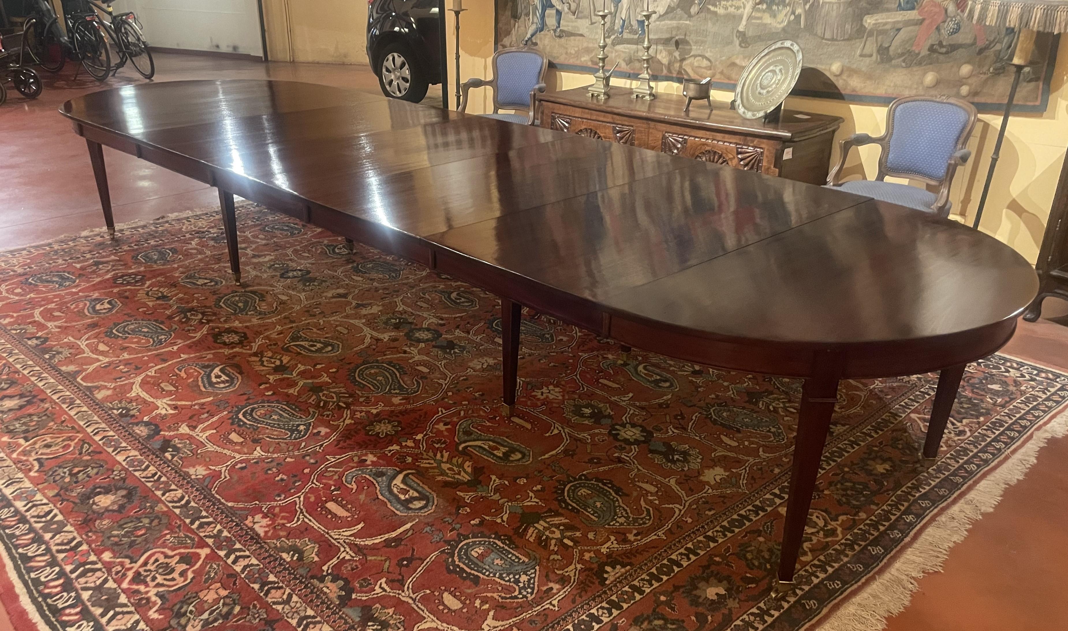Tavolo da pranzo a 8 gambe in mogano di epoca Luigi XVI, lunghezza 4,61 m in vendita 1