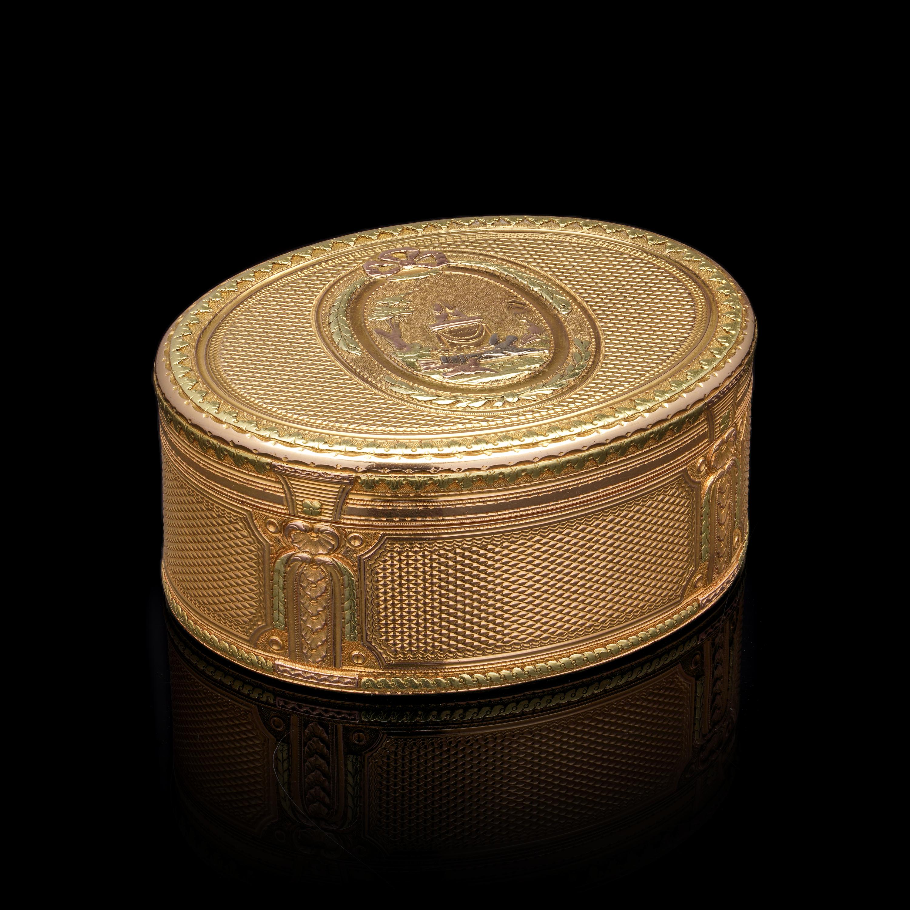 De forme ovale française du 18ème siècle en or 18 carats de style Louis XVI et de couleur variée Excellent état - En vente à Braintree, GB