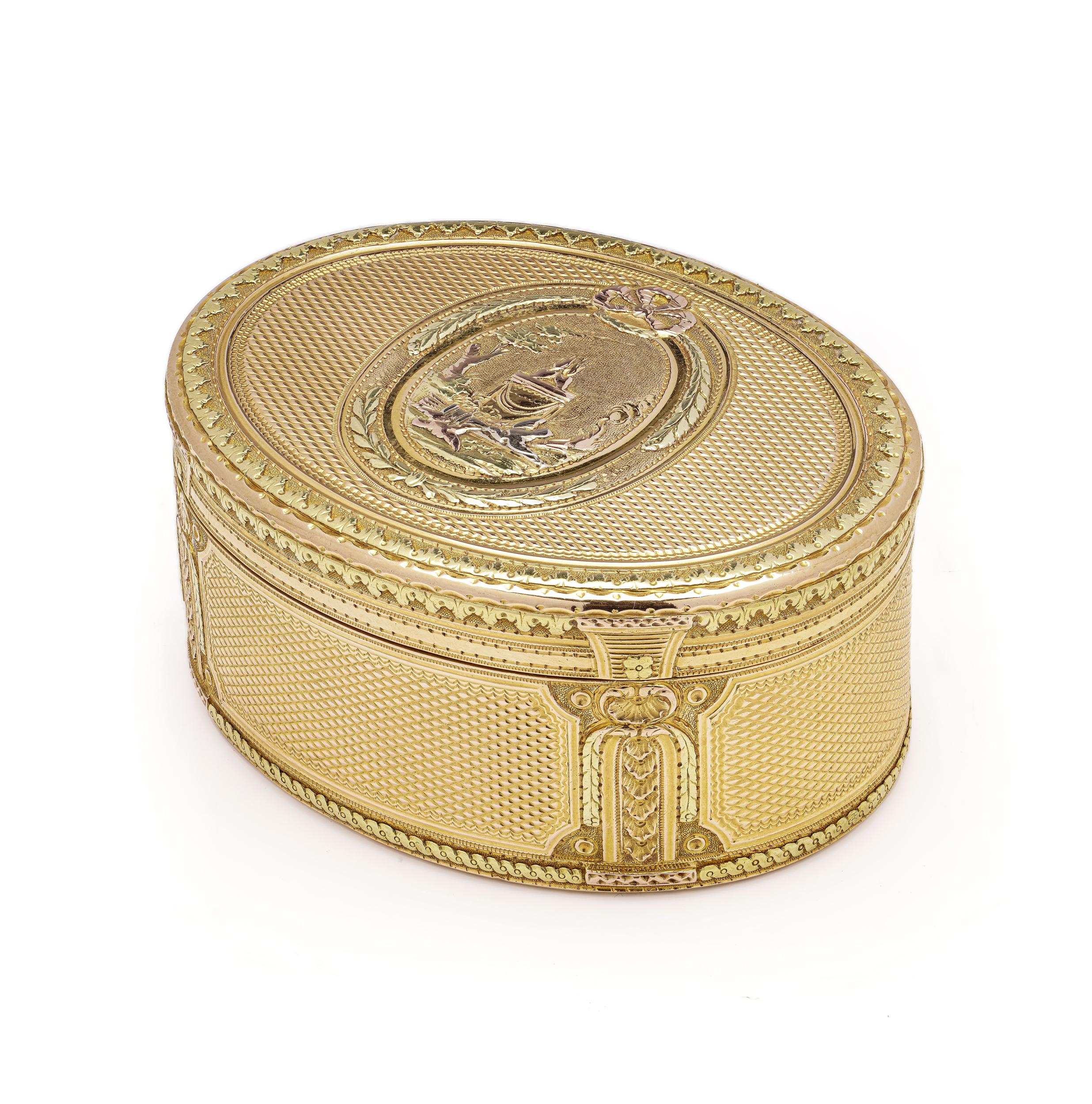 De forme ovale française du 18ème siècle en or 18 carats de style Louis XVI et de couleur variée en vente 1