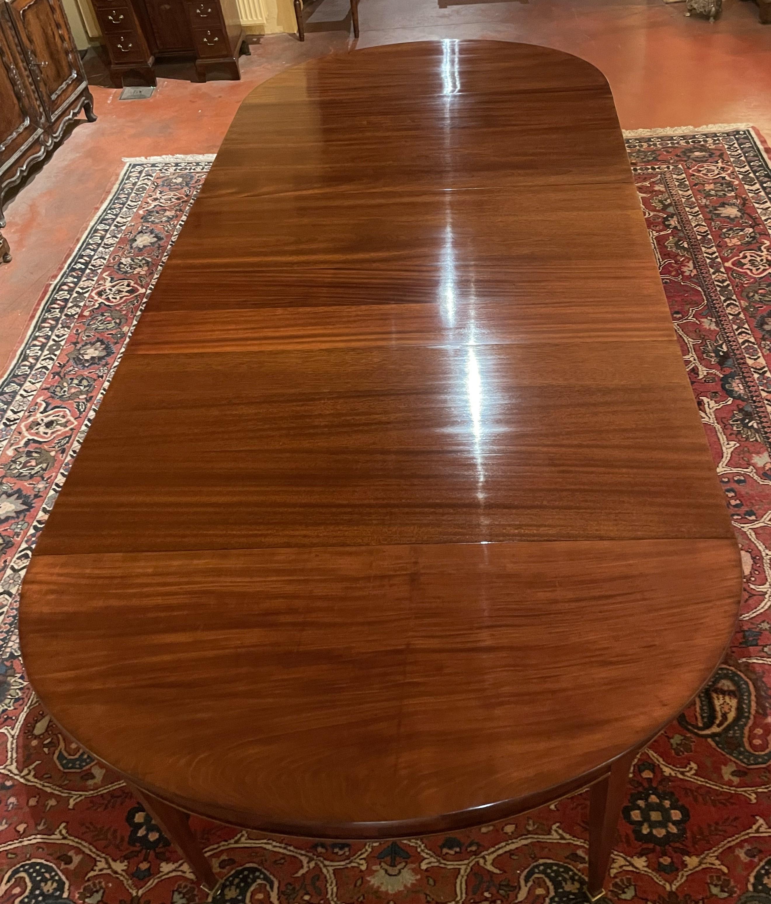 18th Century and Earlier Louis XVI Period Dining Room Table In Mahogany