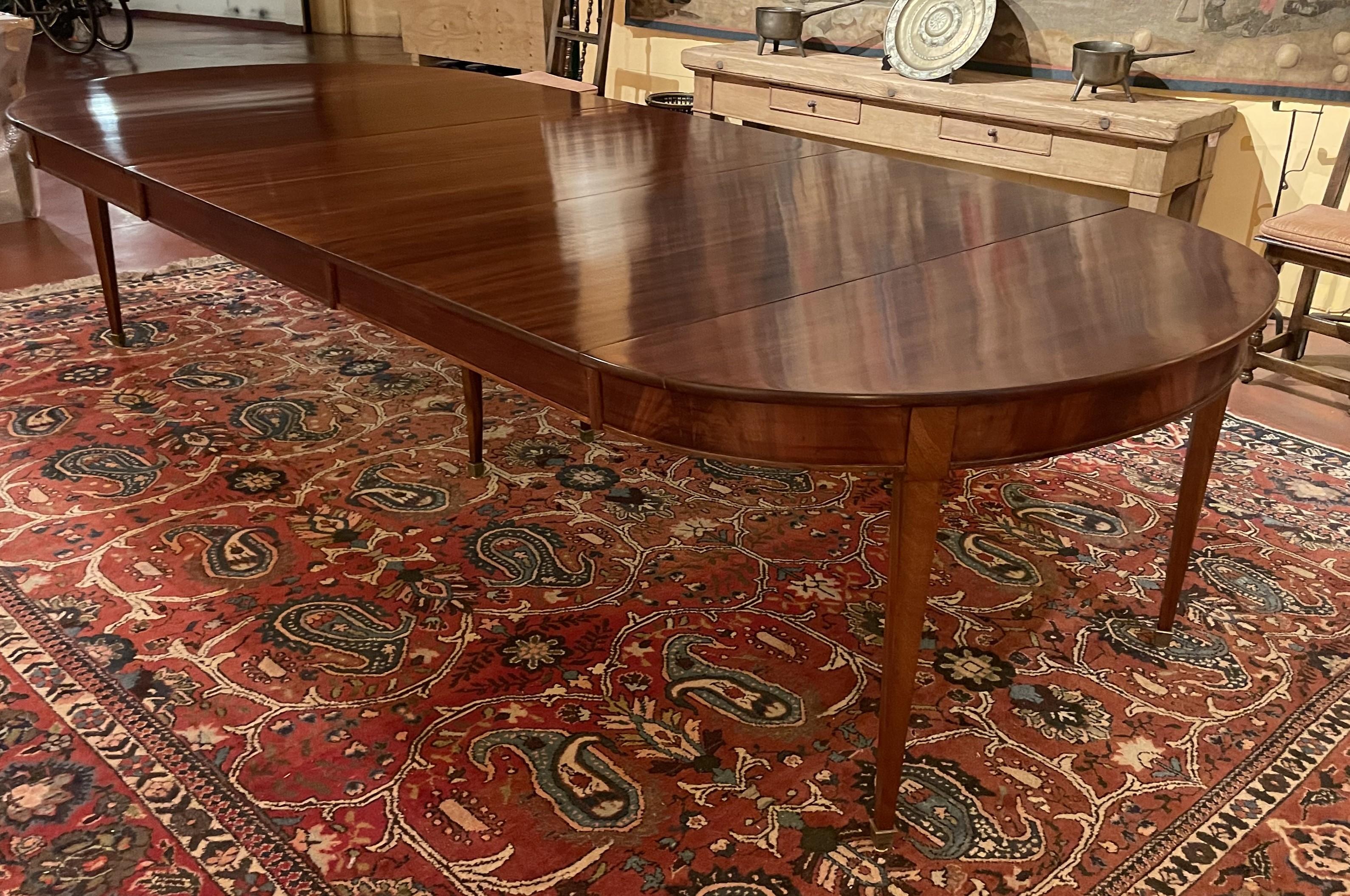 Louis XVI Period Dining Room Table In Mahogany 3