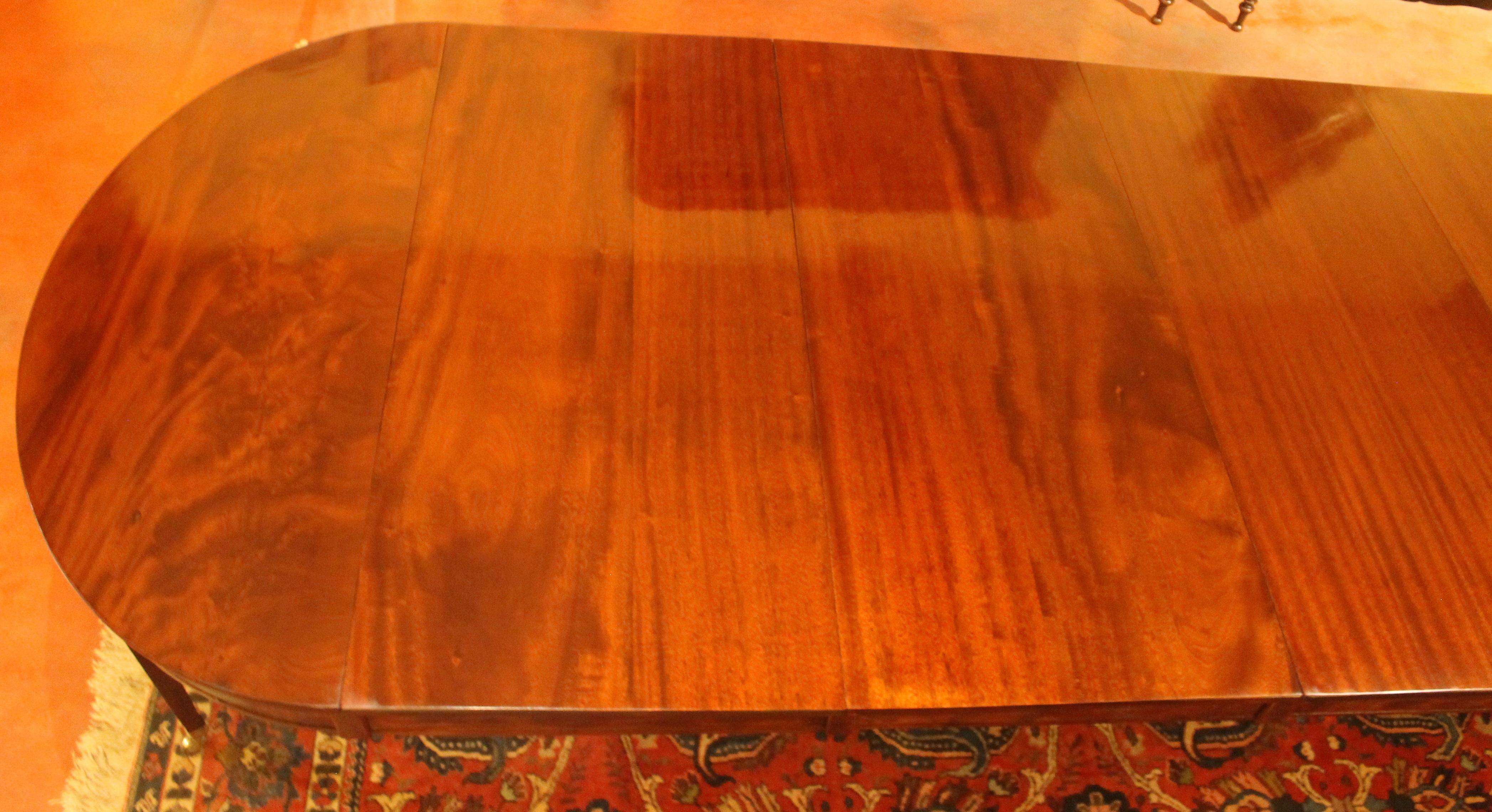 Louis XVI Period Dining Table with 8 Feets in Mahogany 1