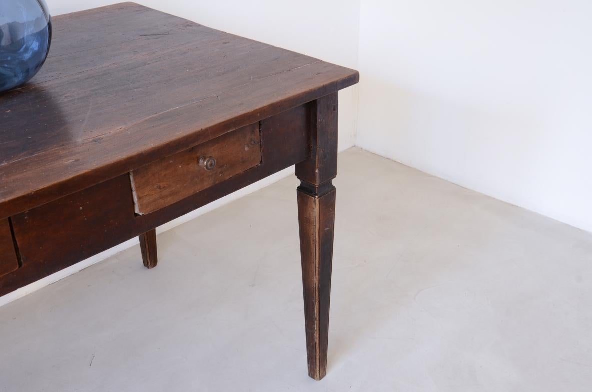Louis XVI period large walnut table in perfect patina siglo XVIII en venta