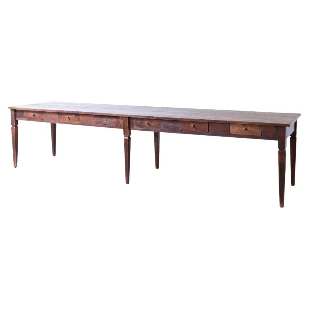 Louis XVI period large walnut table in perfect patina en venta