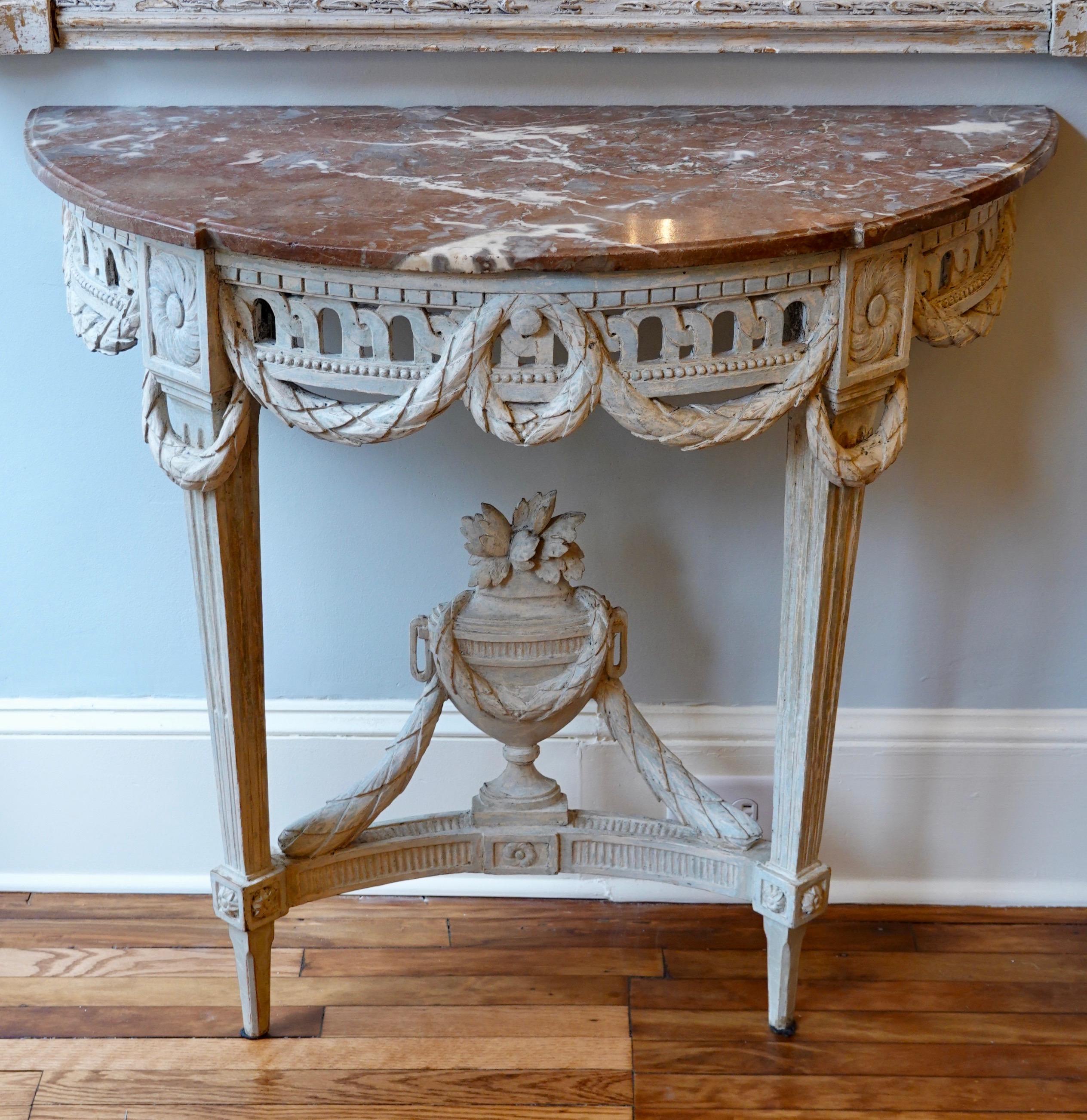 Table console peinte d'époque Louis XVI avec plateau en marbre bigarré Bon état - En vente à Pembroke, MA