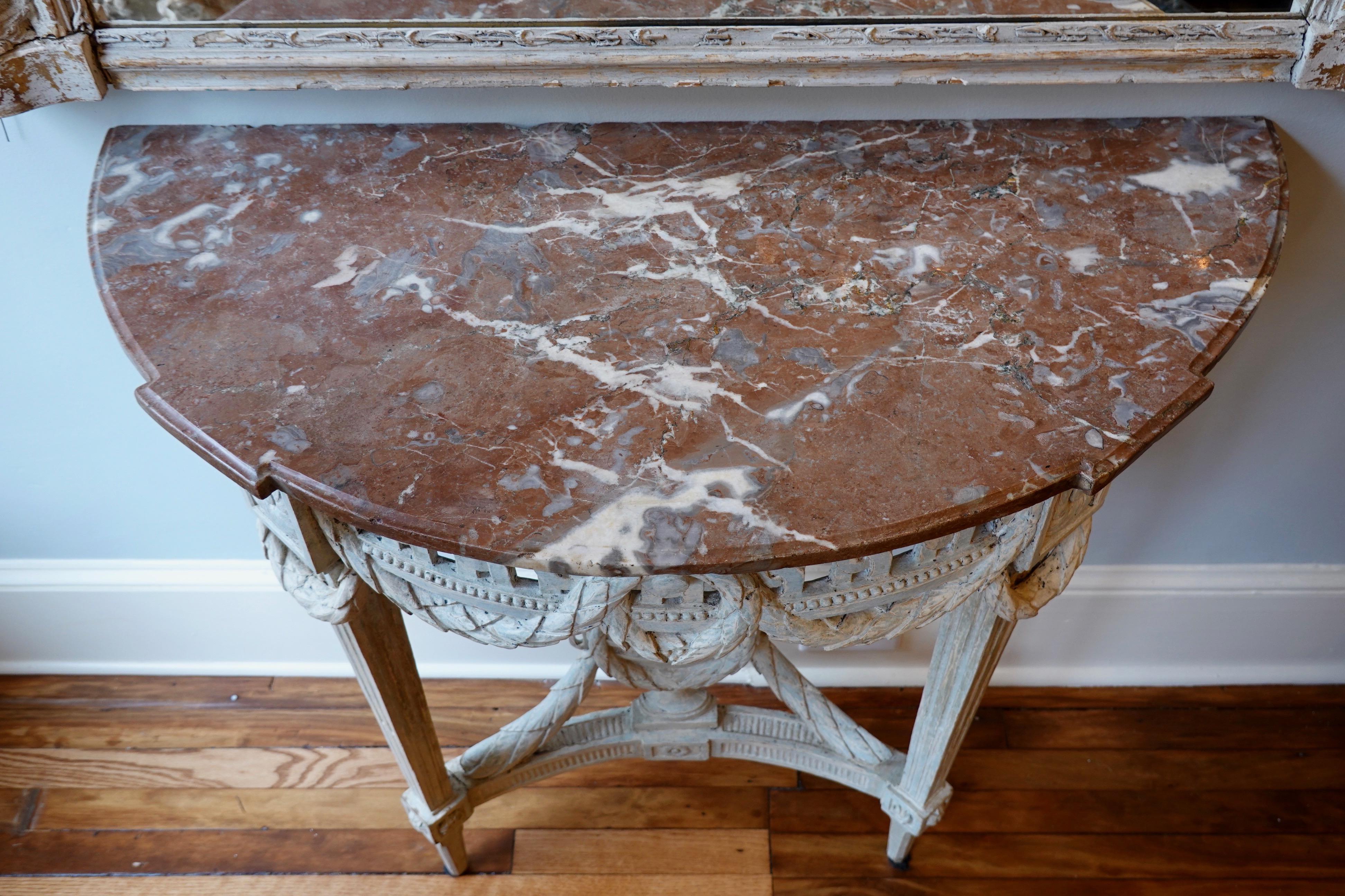 XVIIIe siècle Table console peinte d'époque Louis XVI avec plateau en marbre bigarré en vente