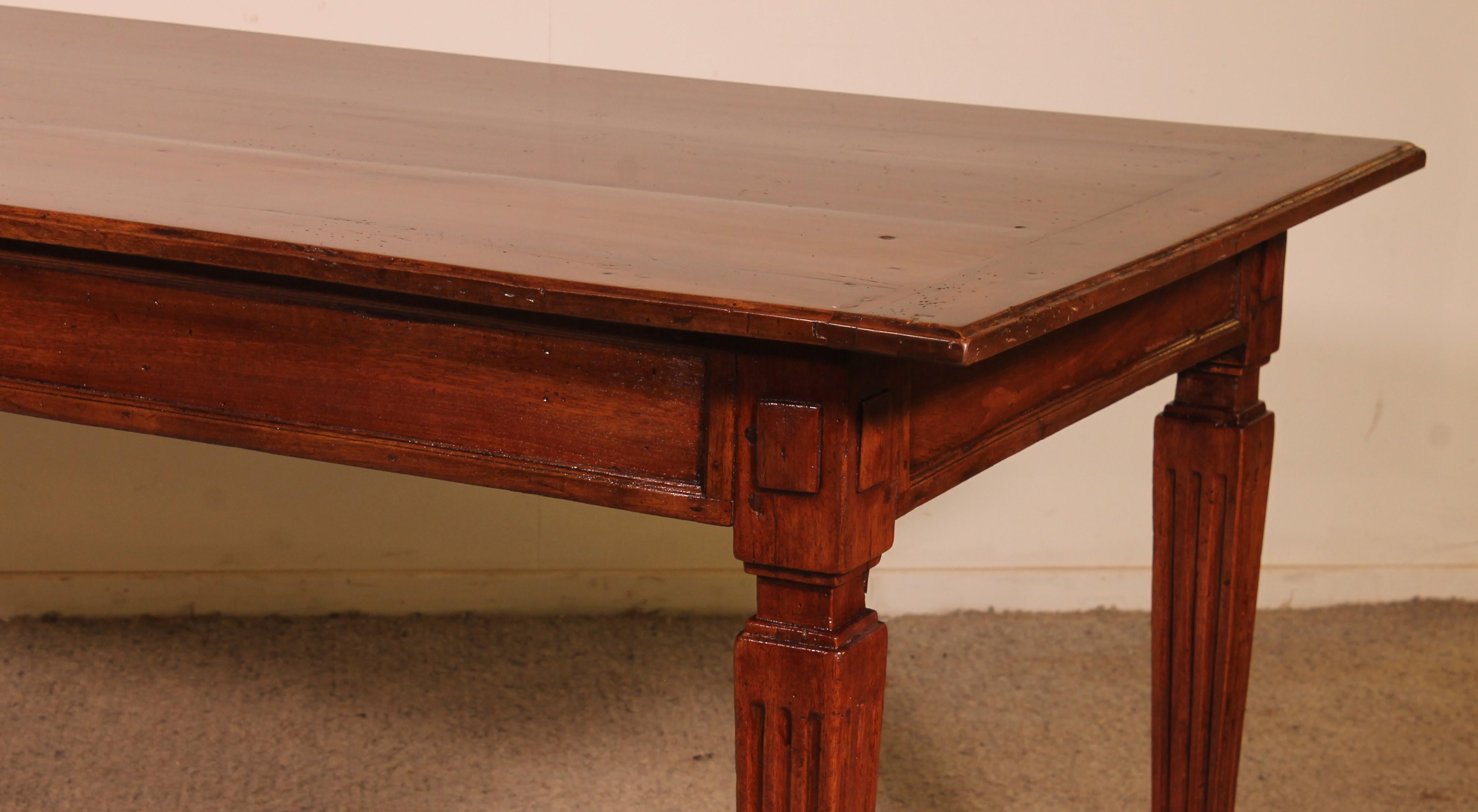 Noyer Table de salle à manger d'époque Louis XVI - 18ème siècle en vente