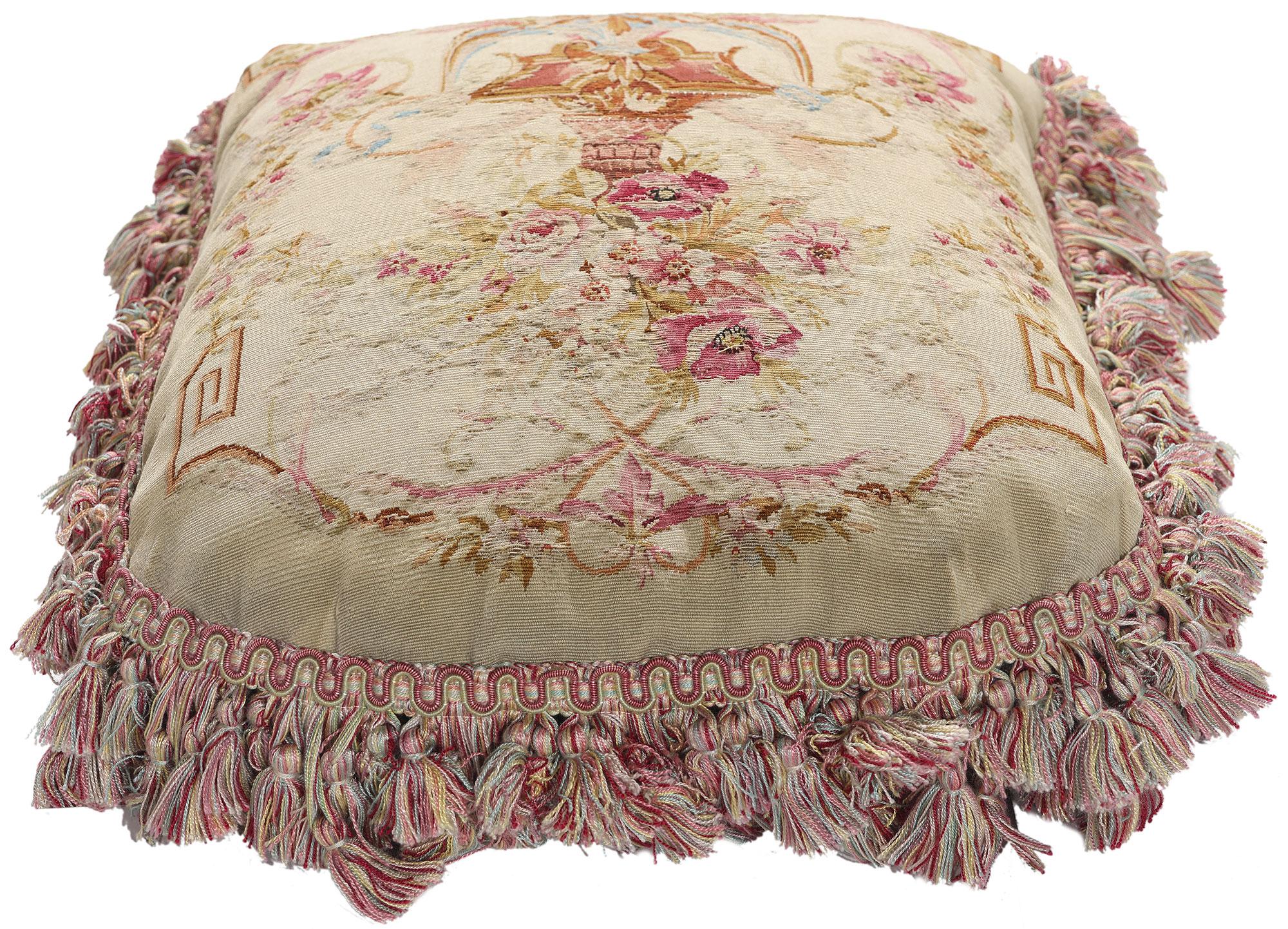 Mouvement esthétique Coussins Aubusson Revival Louis XVI  Fin du 19e siècle en France  Belle Époque en vente