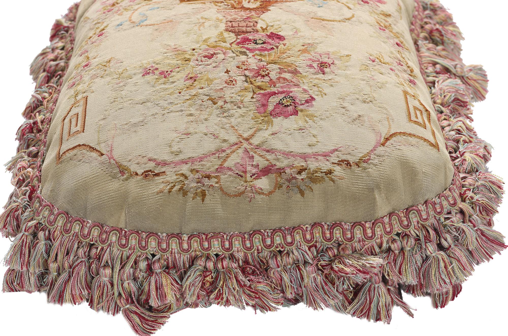 Français Coussins Aubusson Revival Louis XVI  Fin du 19e siècle en France  Belle Époque en vente