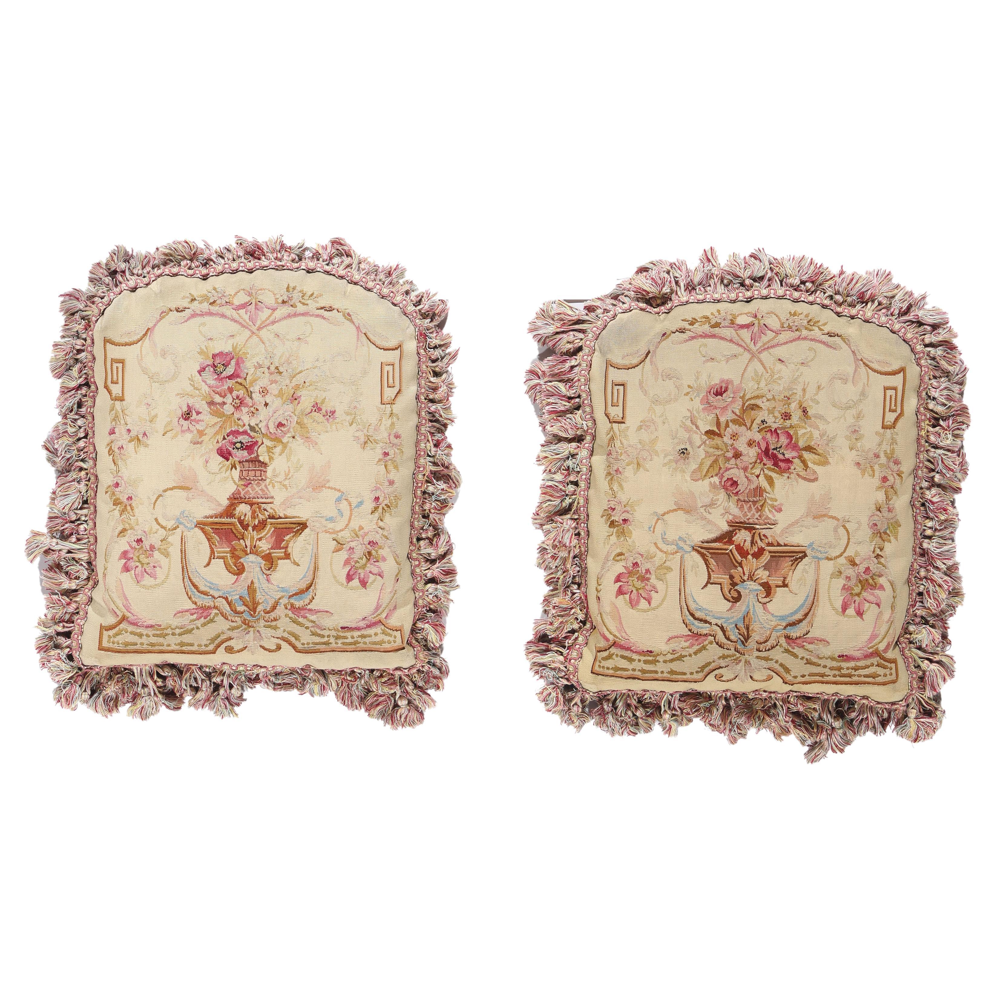 Embroidered Tapetes y alfombras