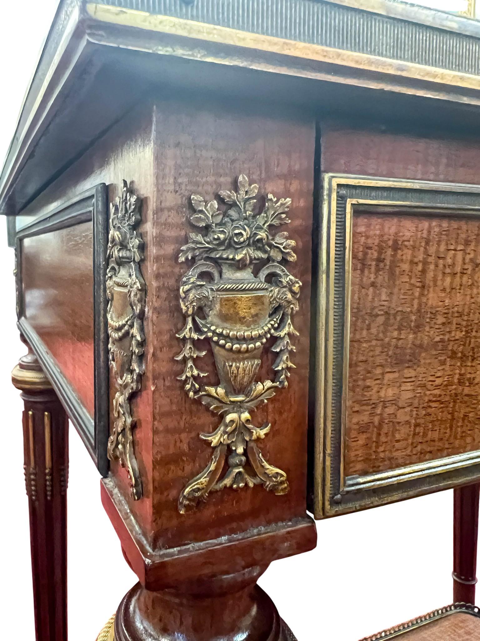 Louis XVI Revival Flip-Top Dressing Table with Ormolu Mounts, Late 19th Century in vendita 6