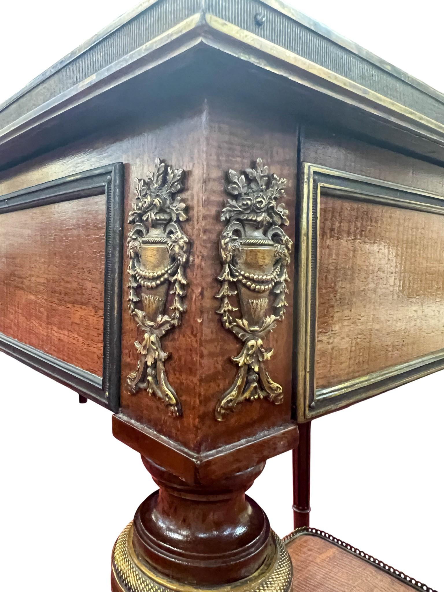 Louis XVI Revival Flip-Top Dressing Table with Ormolu Mounts, Late 19th Century in vendita 7