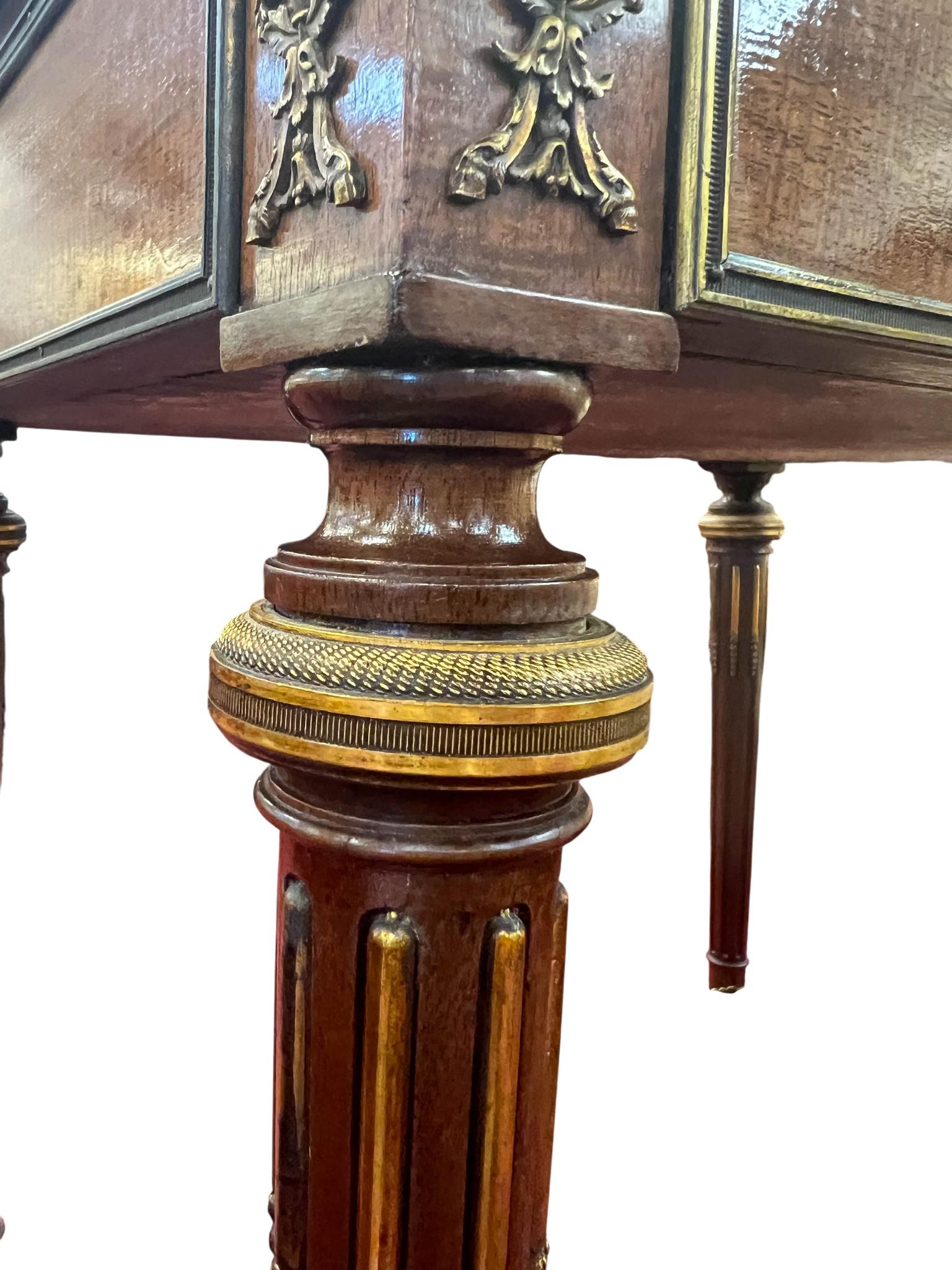 Louis XVI Revival Flip-Top Dressing Table with Ormolu Mounts, Late 19th Century in vendita 9