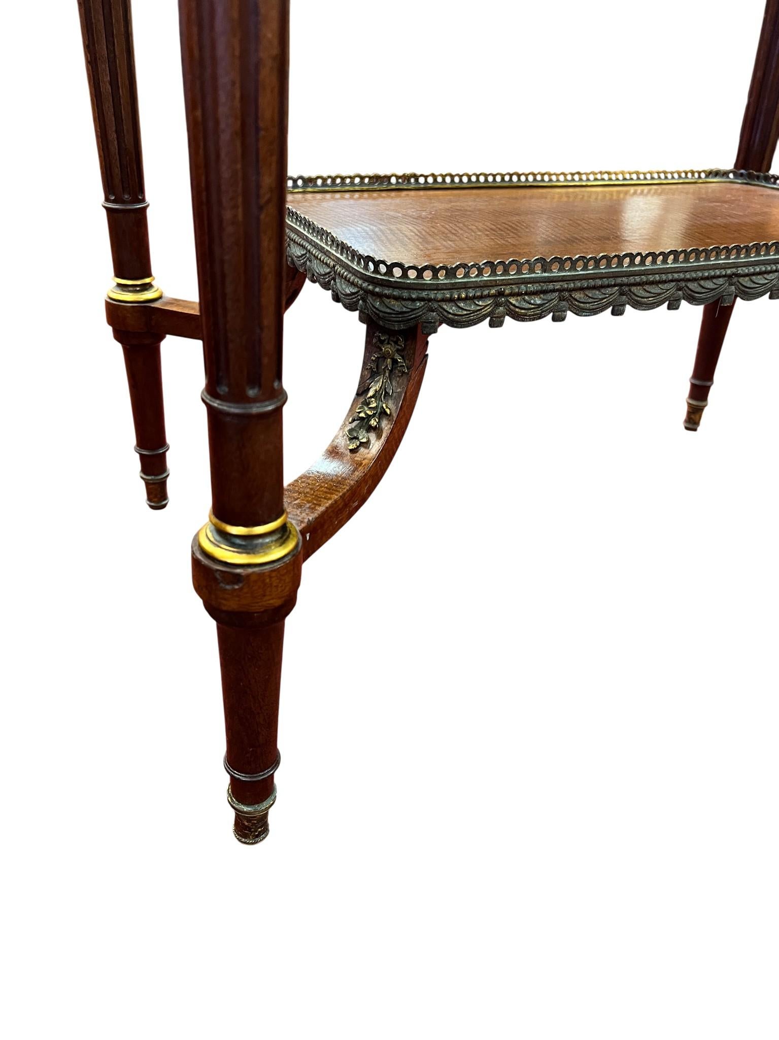 Louis XVI Revival Flip-Top Dressing Table with Ormolu Mounts, Late 19th Century in vendita 11