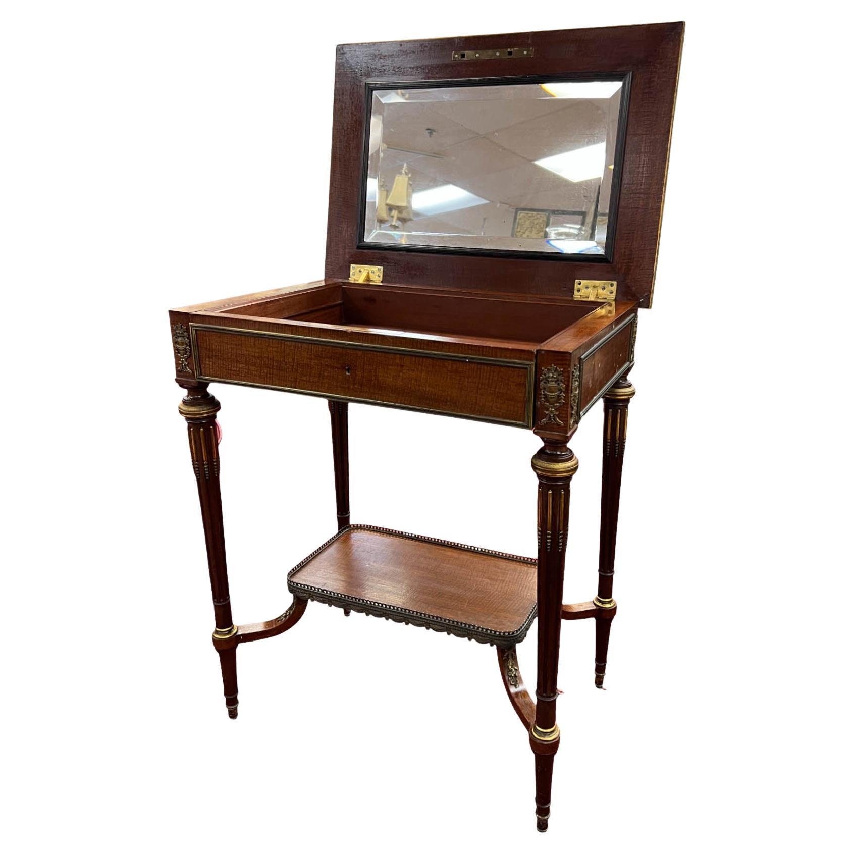 Louis XVI Revival Flip-Top Dressing Table with Ormolu Mounts, Late 19th Century In condizioni buone in vendita a North Palm Beach, FL