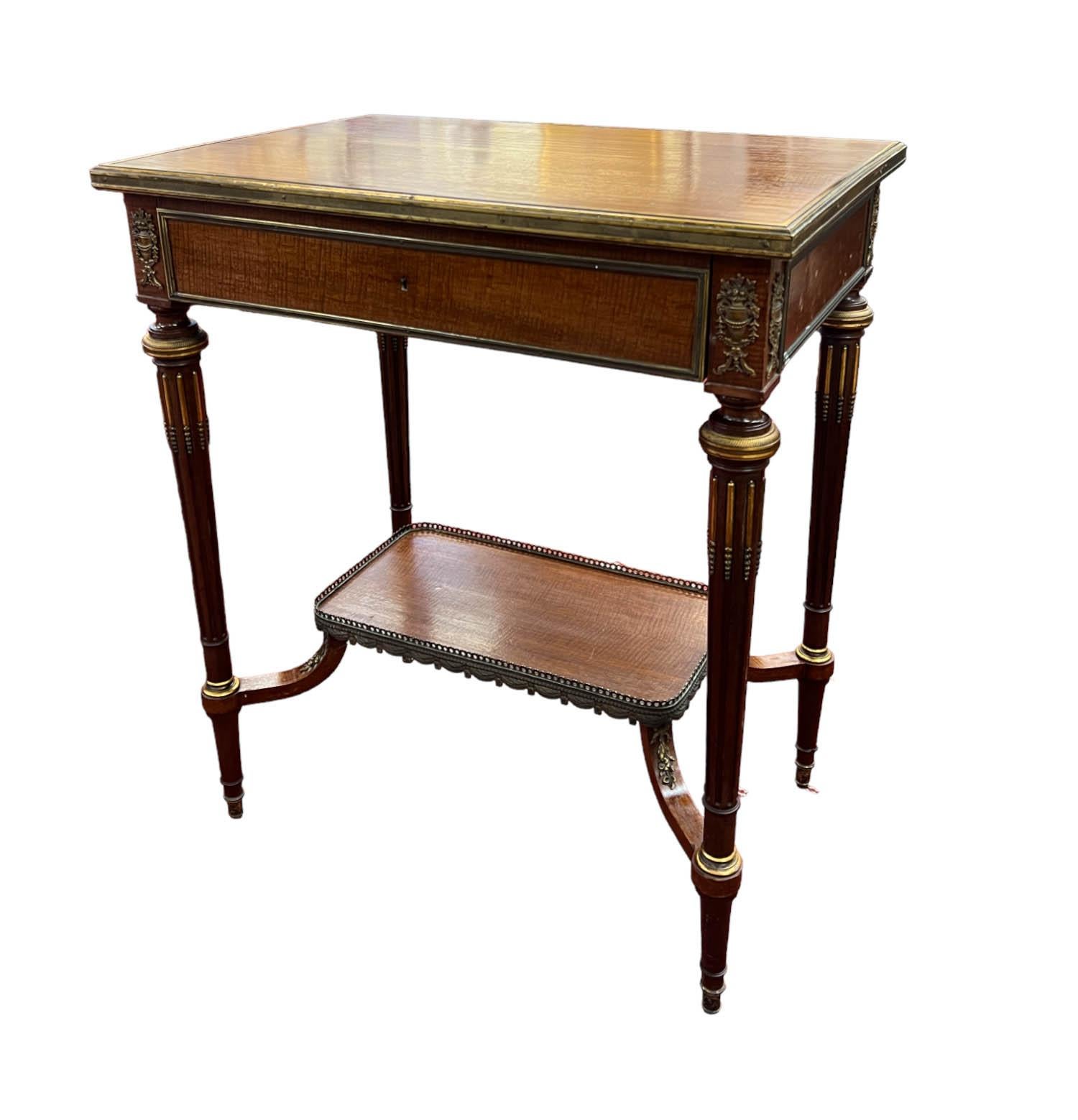 Louis XVI Revival Flip-Top Dressing Table with Ormolu Mounts, Late 19th Century in vendita 3