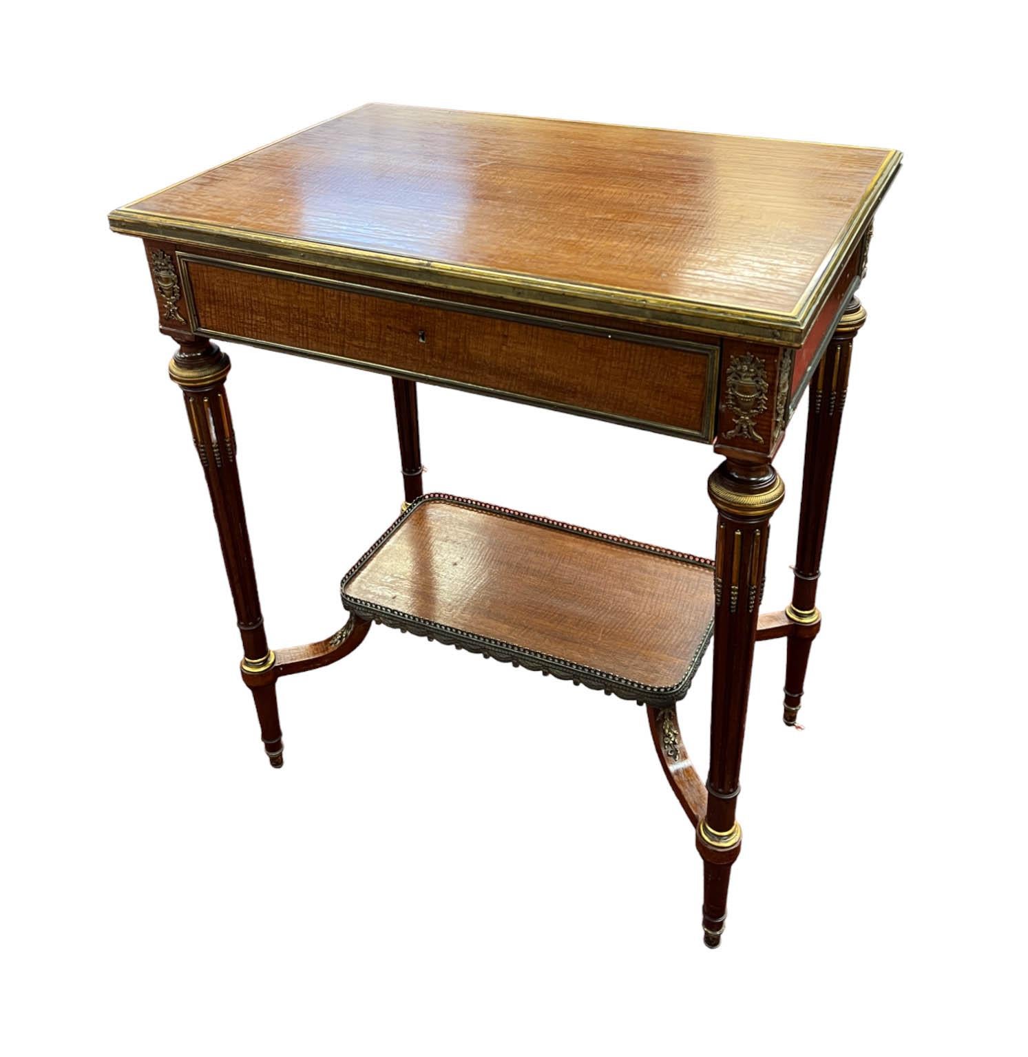 Louis XVI Revival Flip-Top Dressing Table with Ormolu Mounts, Late 19th Century in vendita 4