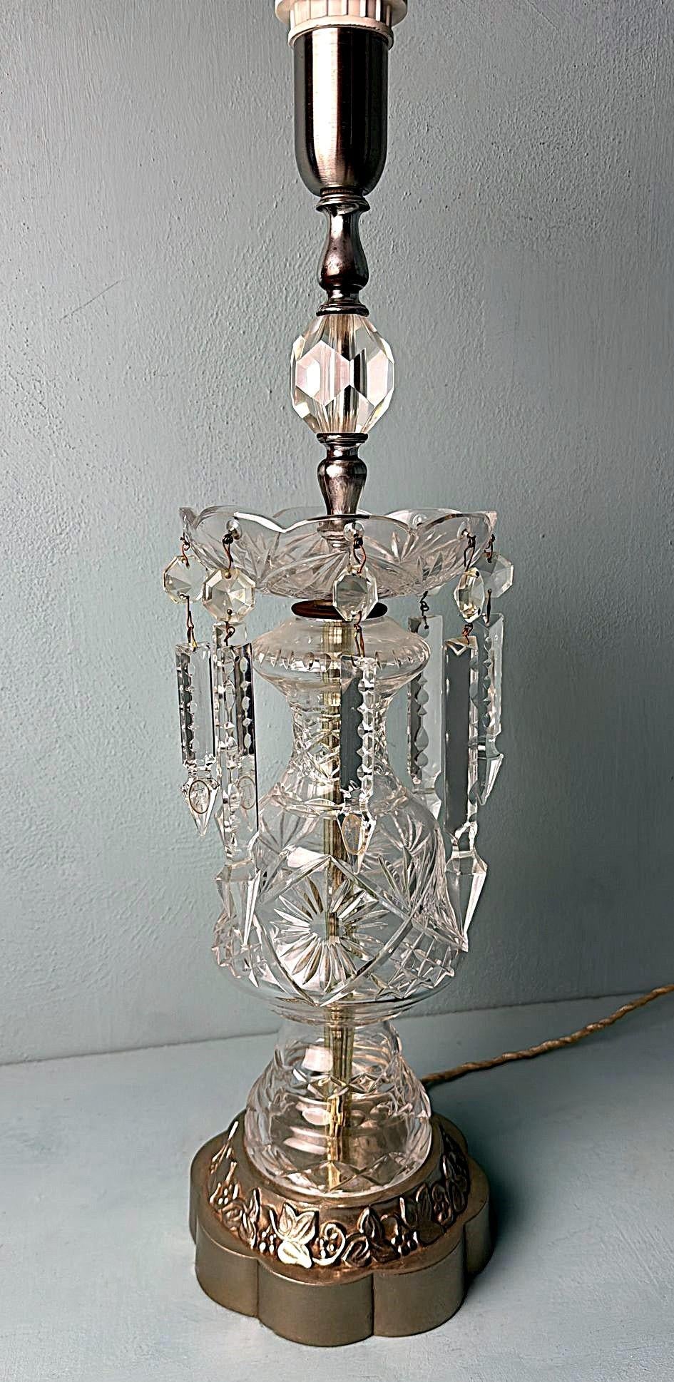 Lámpara de Mesa Francesa Renacimiento Luis XVI Cristales Y Base Decorativa (Sin Pantalla) Hecho a mano en venta