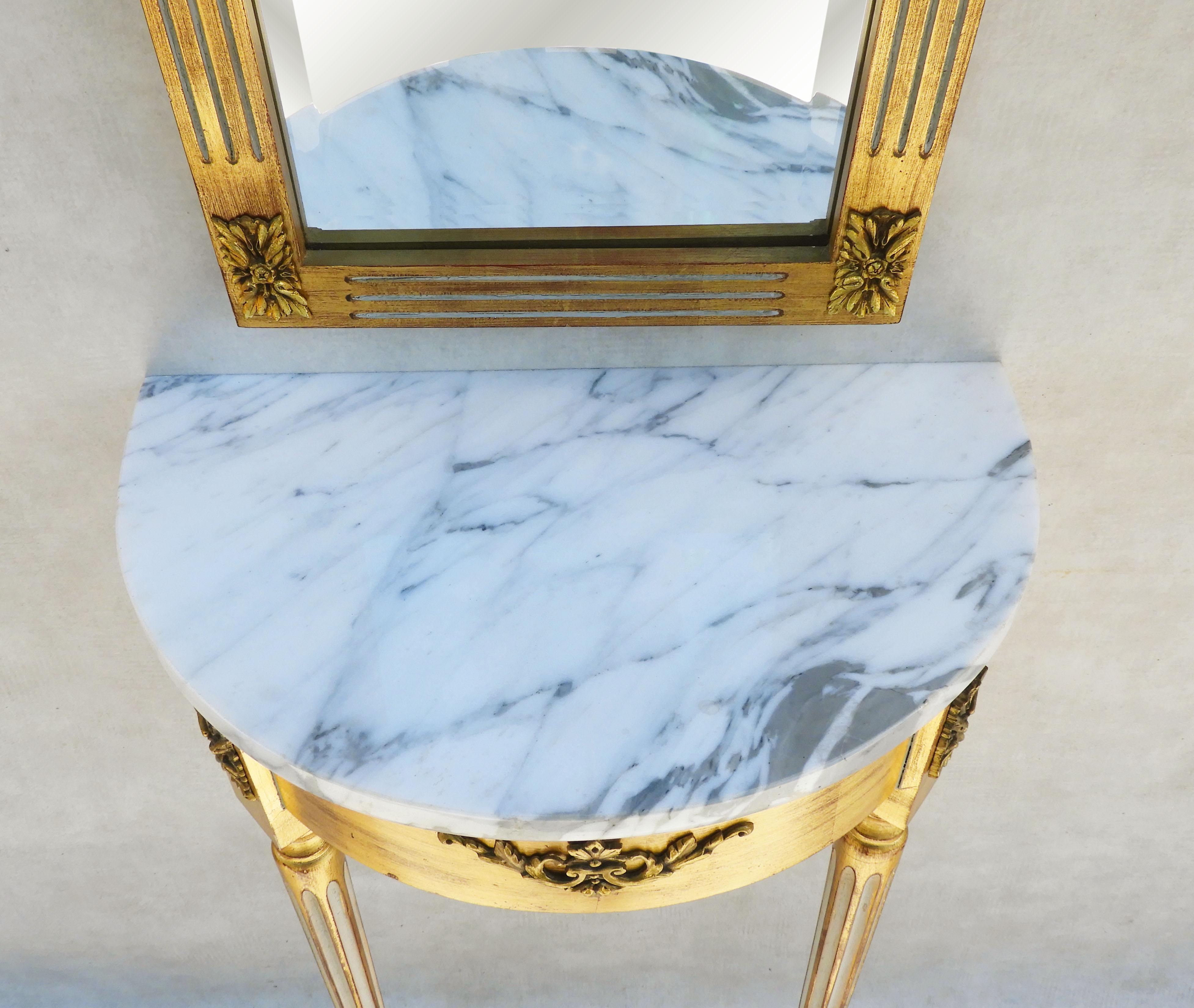 Console en bois doré et marbre de style Louis XVI et miroir des années 1950, France  1
