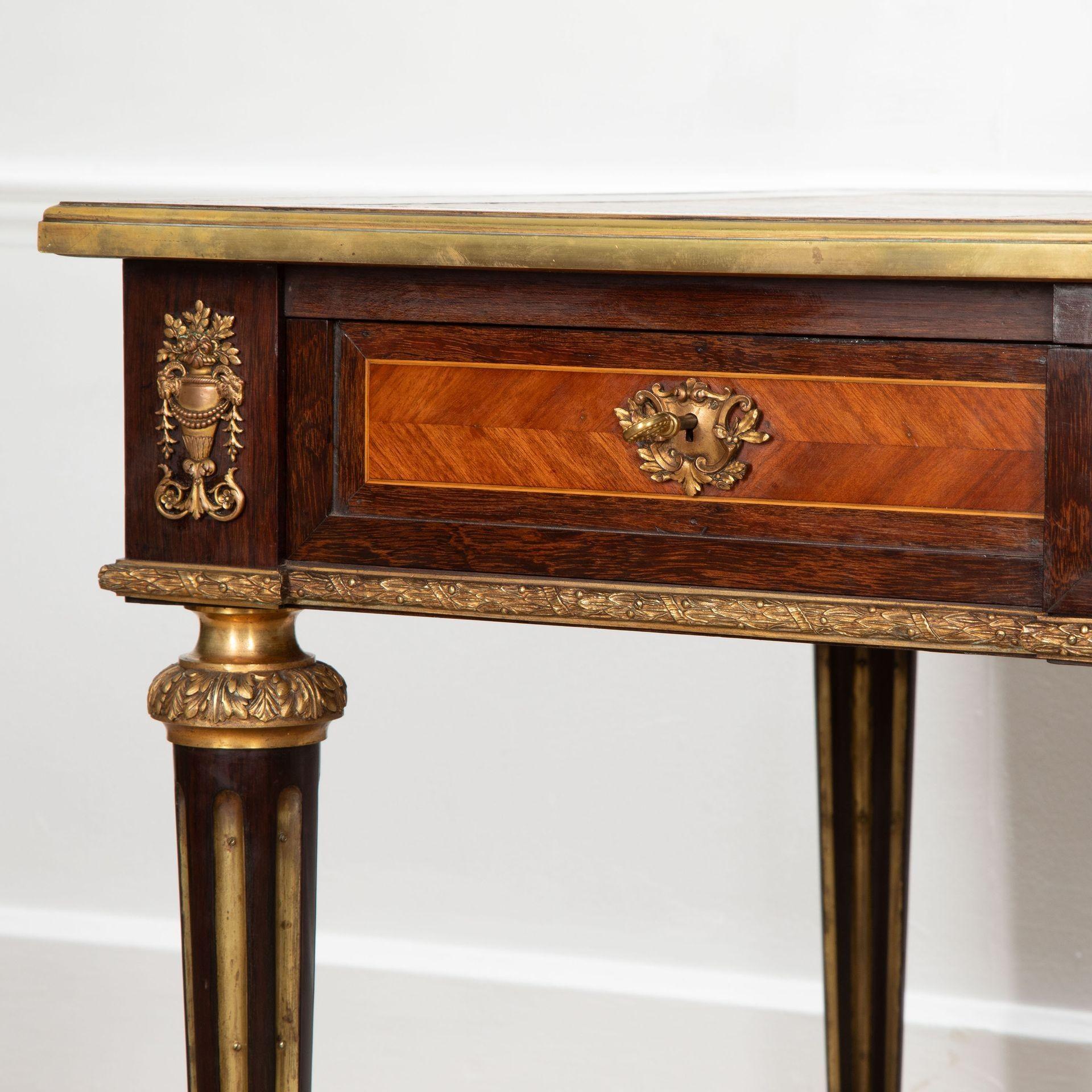 Scrivania in legno di Revival Luigi XVI in vendita 3