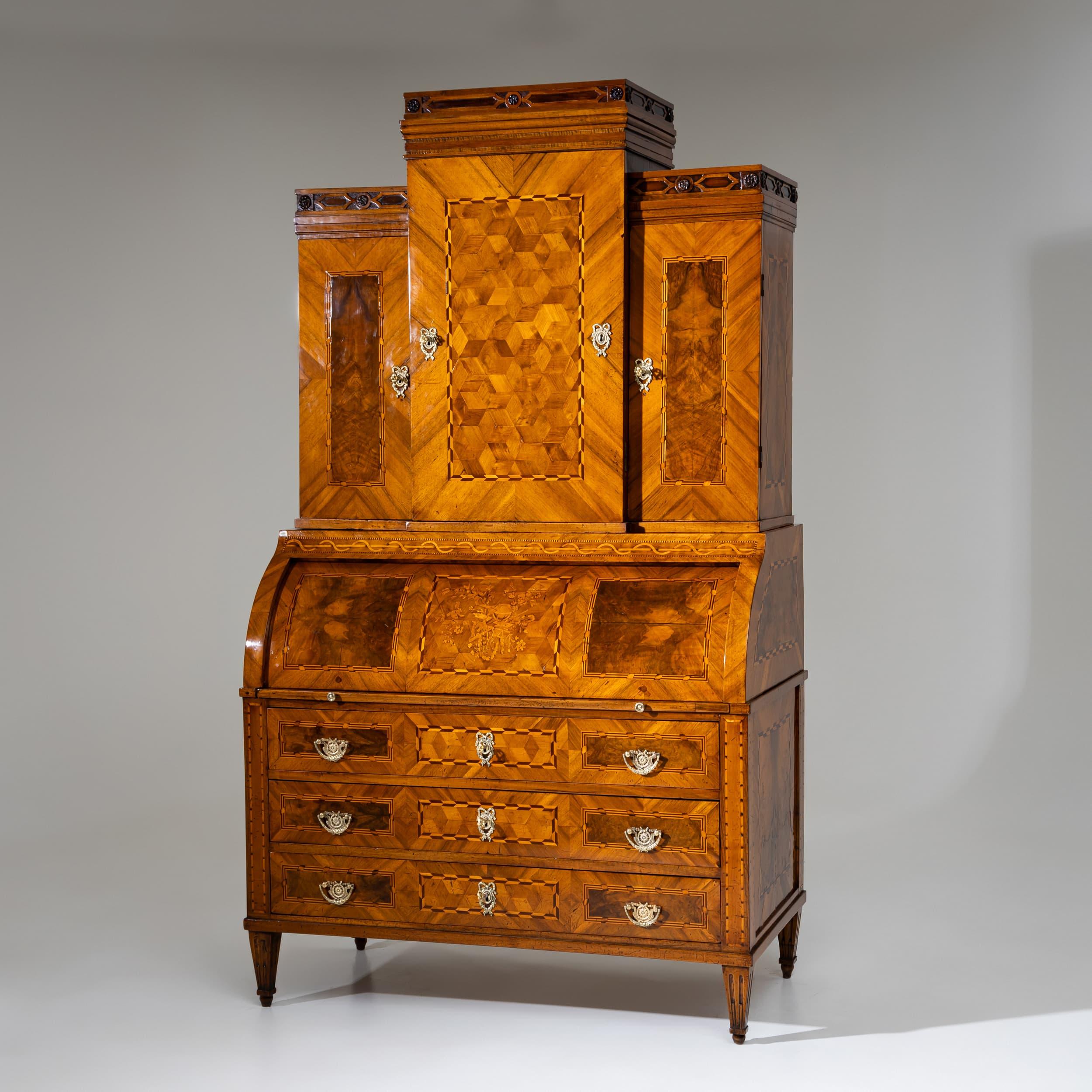 Late 18th Century Neoclassical Rolltop Bureau, Germany In Good Condition For Sale In Greding, DE