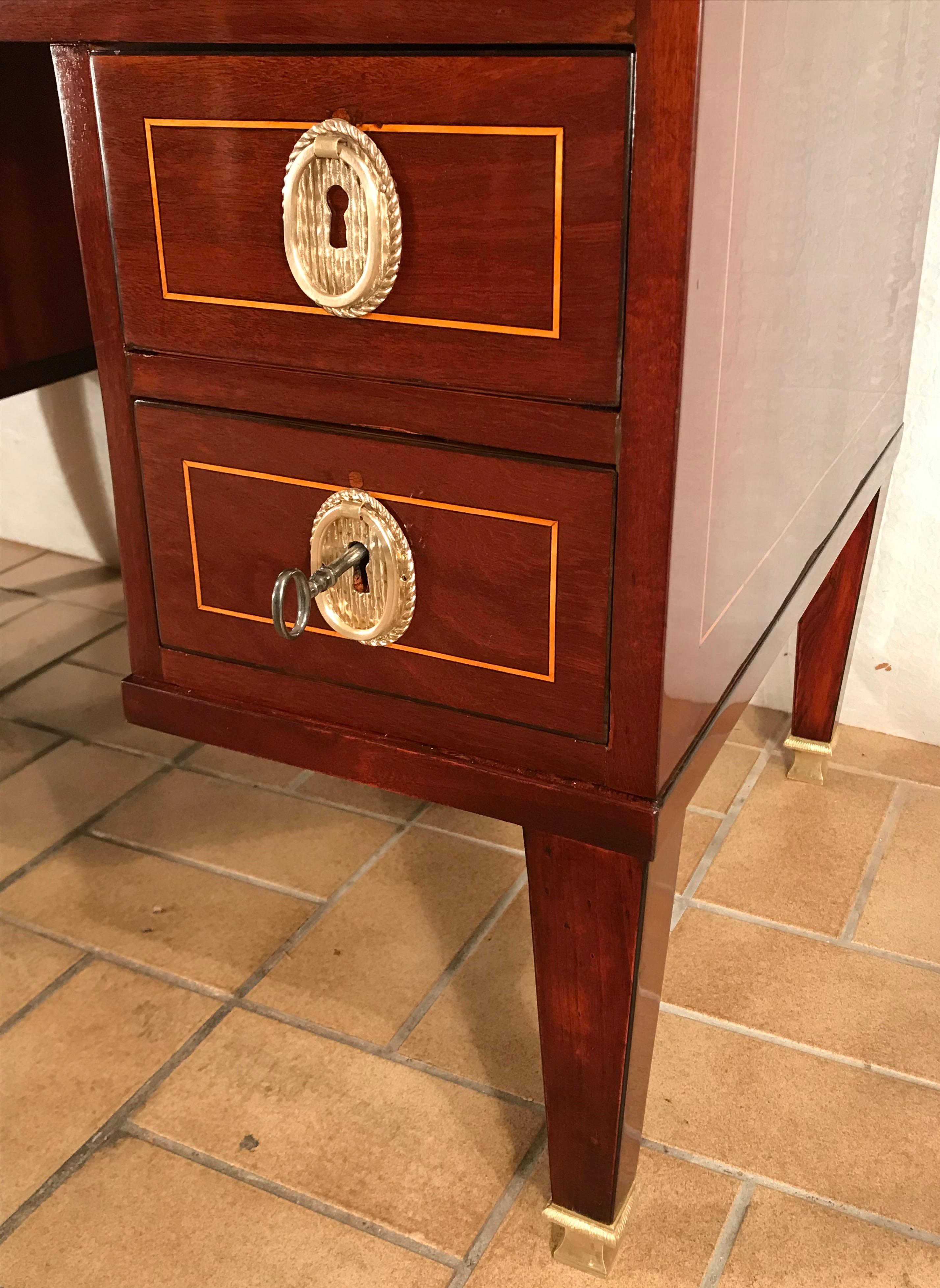 French Louis XVI Rolltop Desk, France 1780, Mahogany For Sale